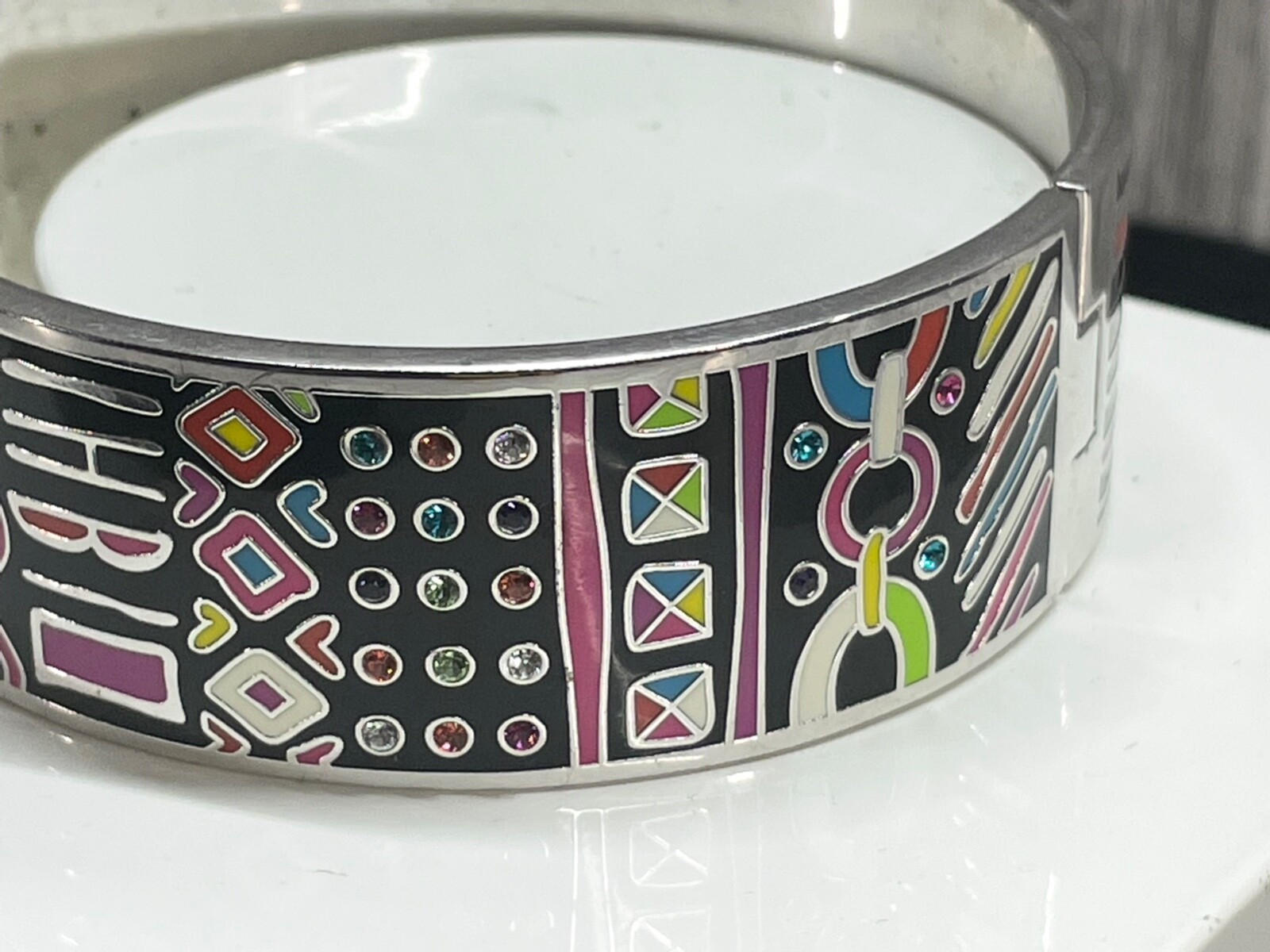 Metal Hinged Bracelet w/ Rhinestone opening Beautiful Colorful VIntage
