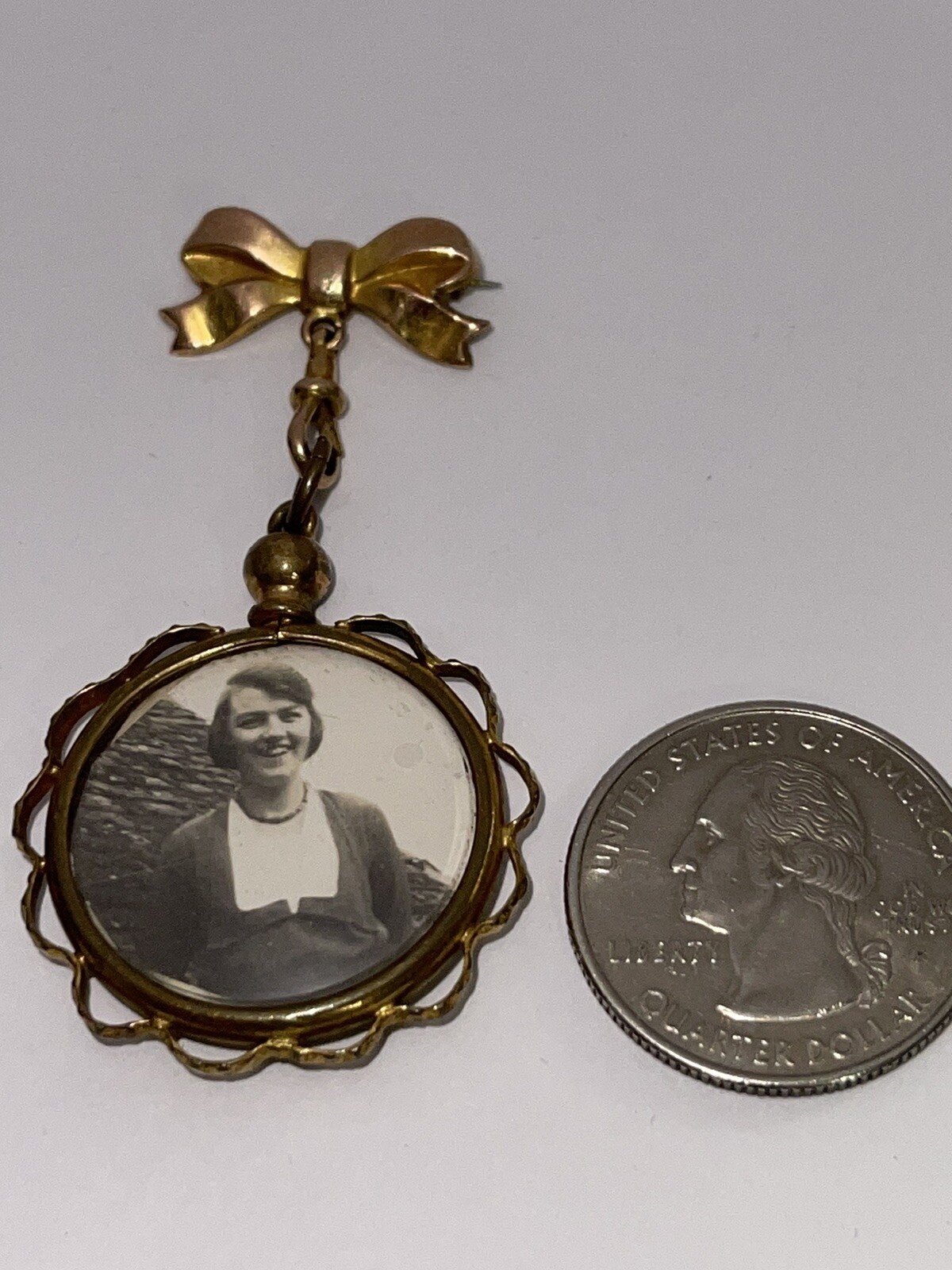 Antique A.J.C 9 Carat Gold Art Nouveau Double Portrait Photos Bow Pendant Brooch