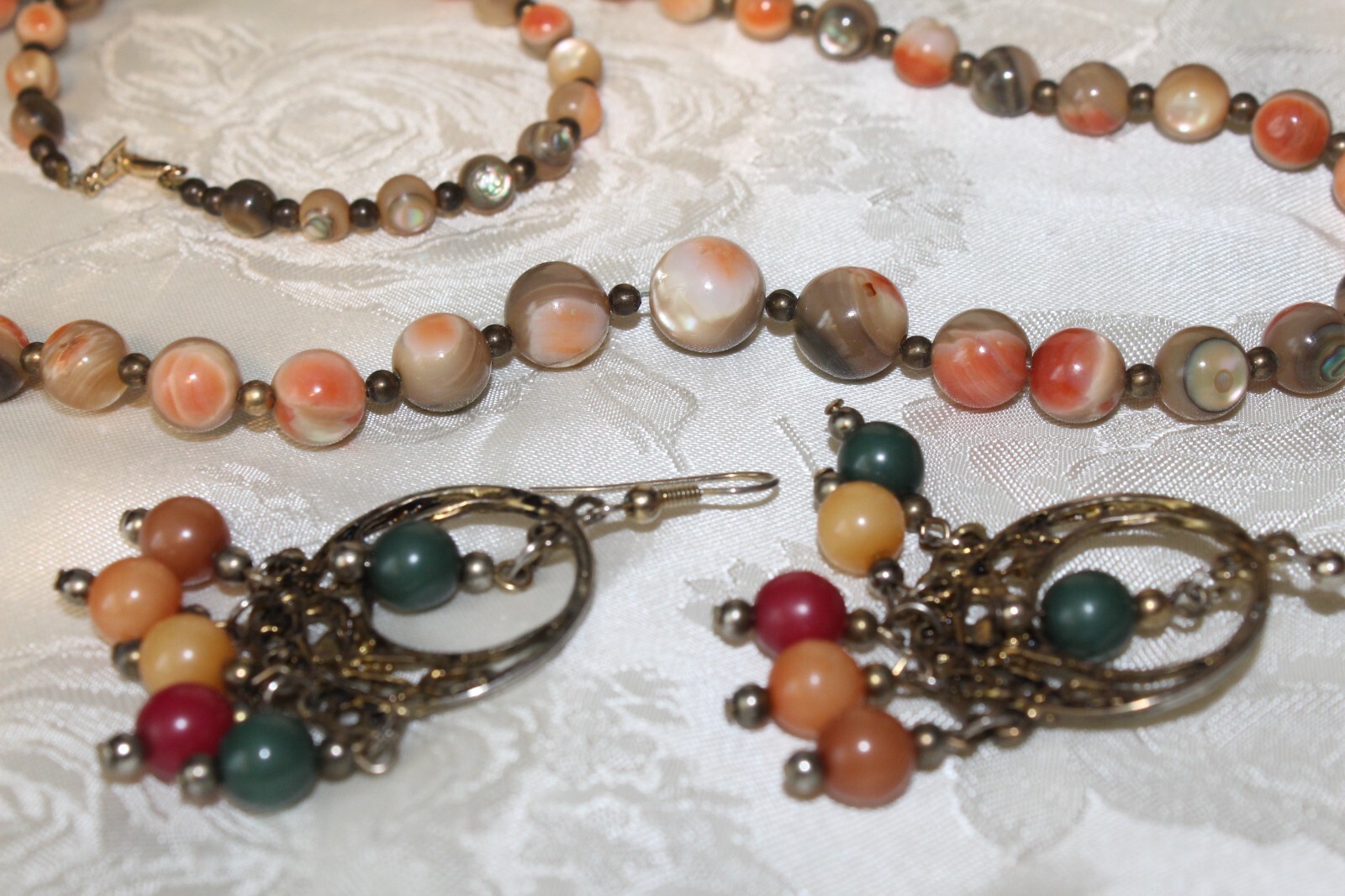 VTG ORANGE/BROWN CAT’S EYE GLASS BEADED NECKLACE+ BONUS DANGLE HOOKS GORGEOUS