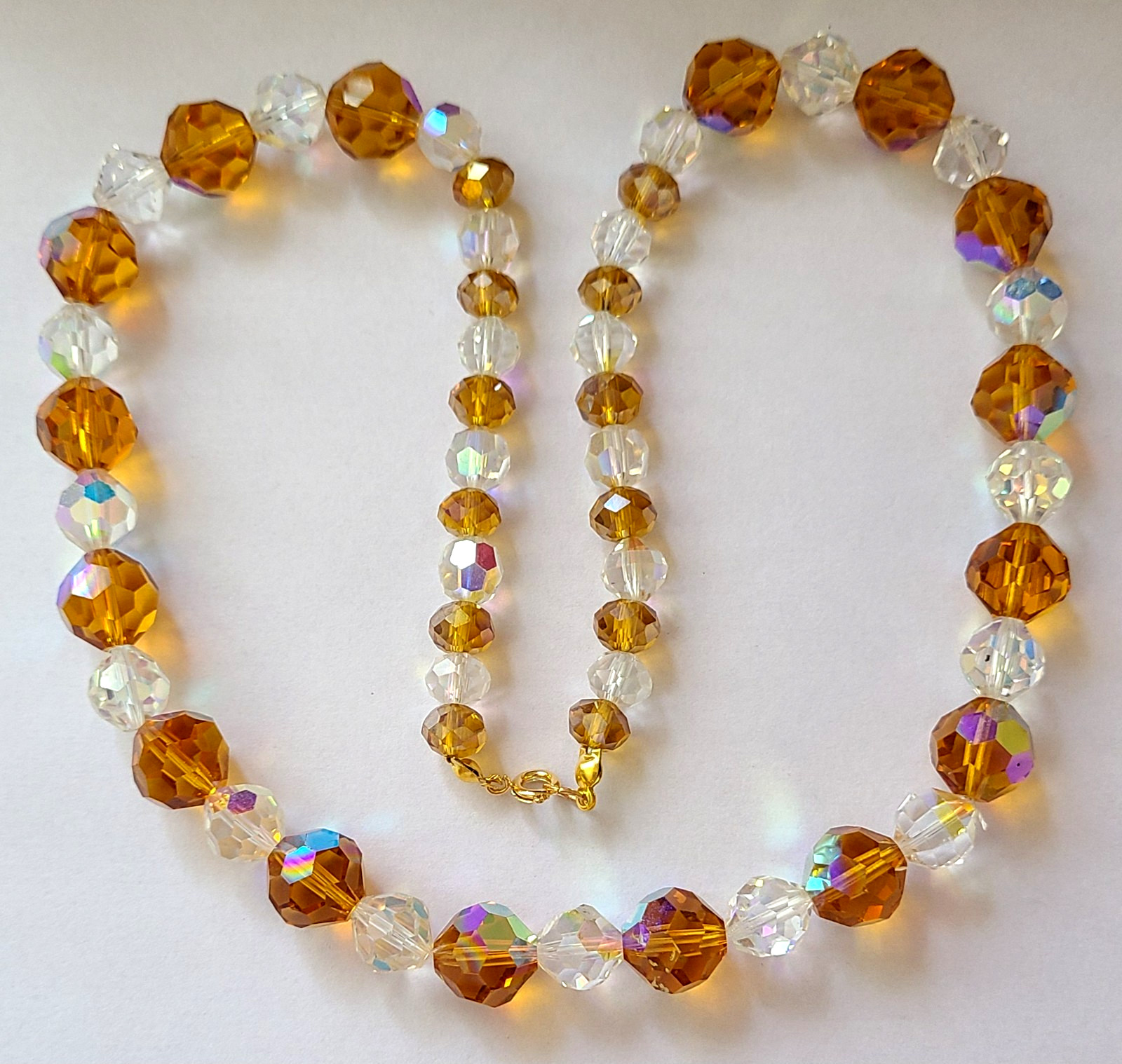 VINTAGE STUNNING AMBER AURORA BOREALIS COLOR FACETED GLASS NECKLACE