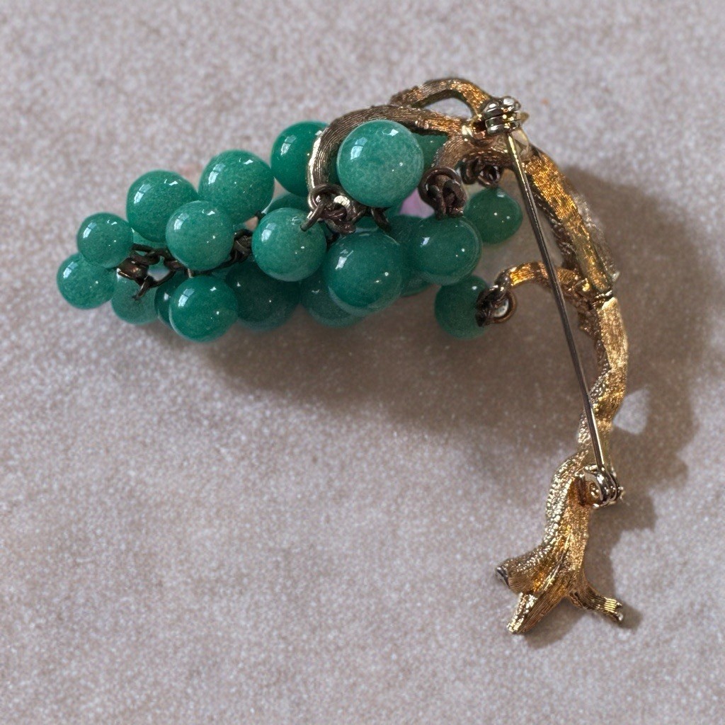 Vintage Grape Brooch Green Glass Beads Gold Tone Vine Mid Century