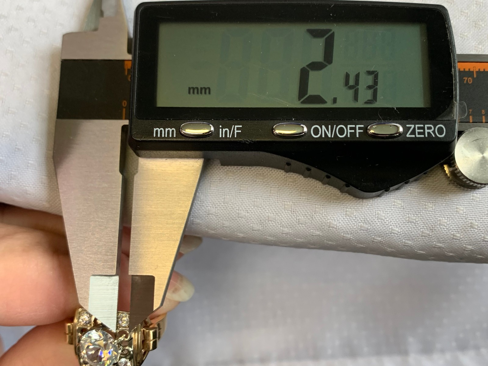 Vtg Yellow Gold Ring 4.86g Fine Jewelry Size 6 Band Clear Stones *READ*