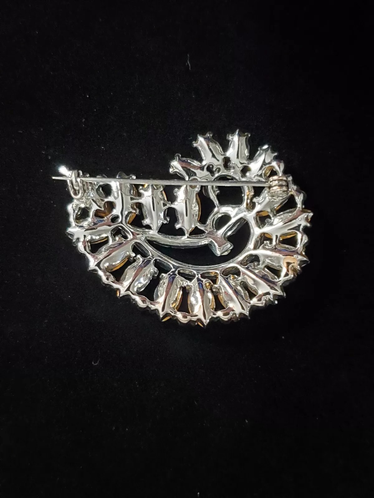 Stunning Vintage Smokey Gray & Arora Borealis Rhinestone Swirl Ribbon Brooch Pin