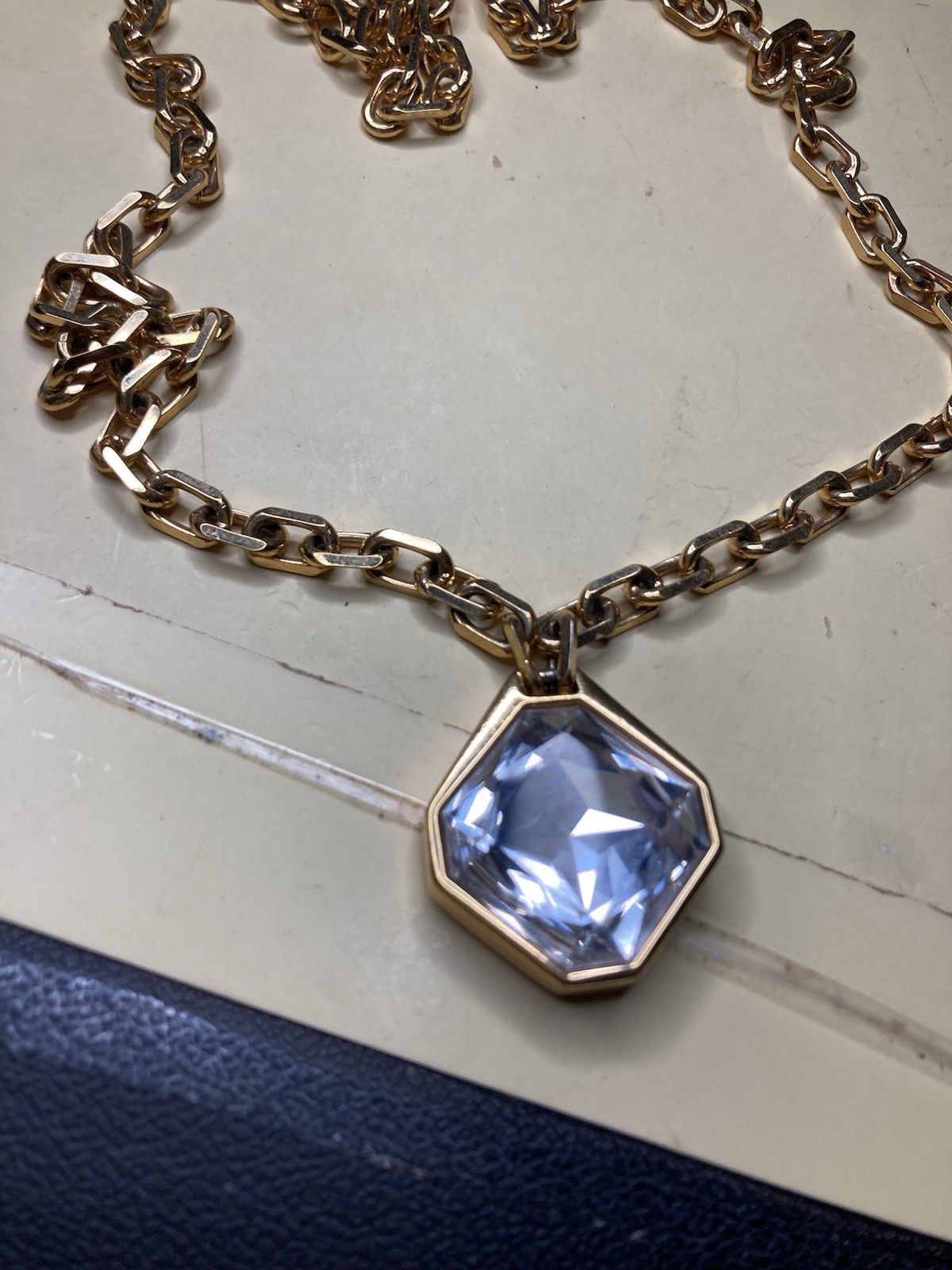 Vintage RARE S.A.L Swarovski Crystal Pendant Golden Tone Necklace 29”
