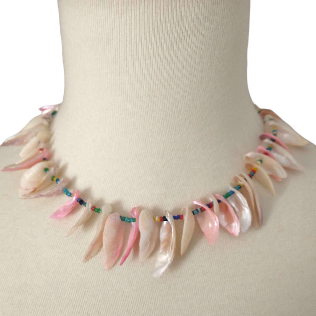 Vtg 90s Seashell Pieces Necklace Shell Mother Of Pearl Beach Coastal Tropical