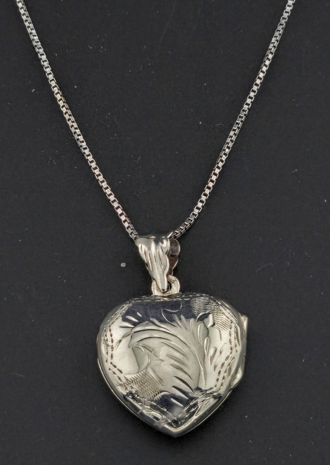 Vintage Sterling Silver 925 Heart Pendant Locket Opens With 18″chain 6.4 Gram’s