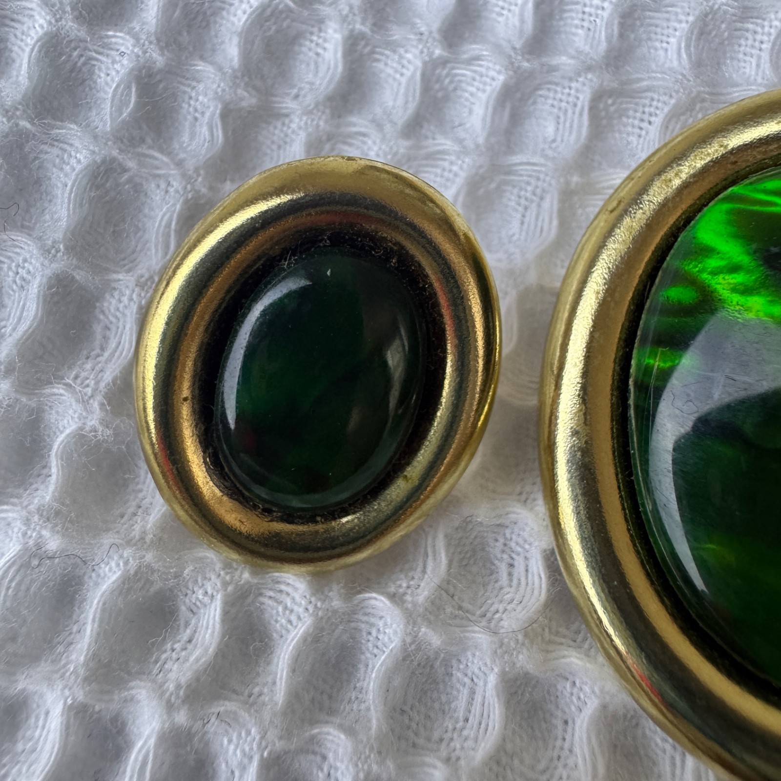 Vintage 1990’s Green Oval Stud Earrings and Brooch Set
