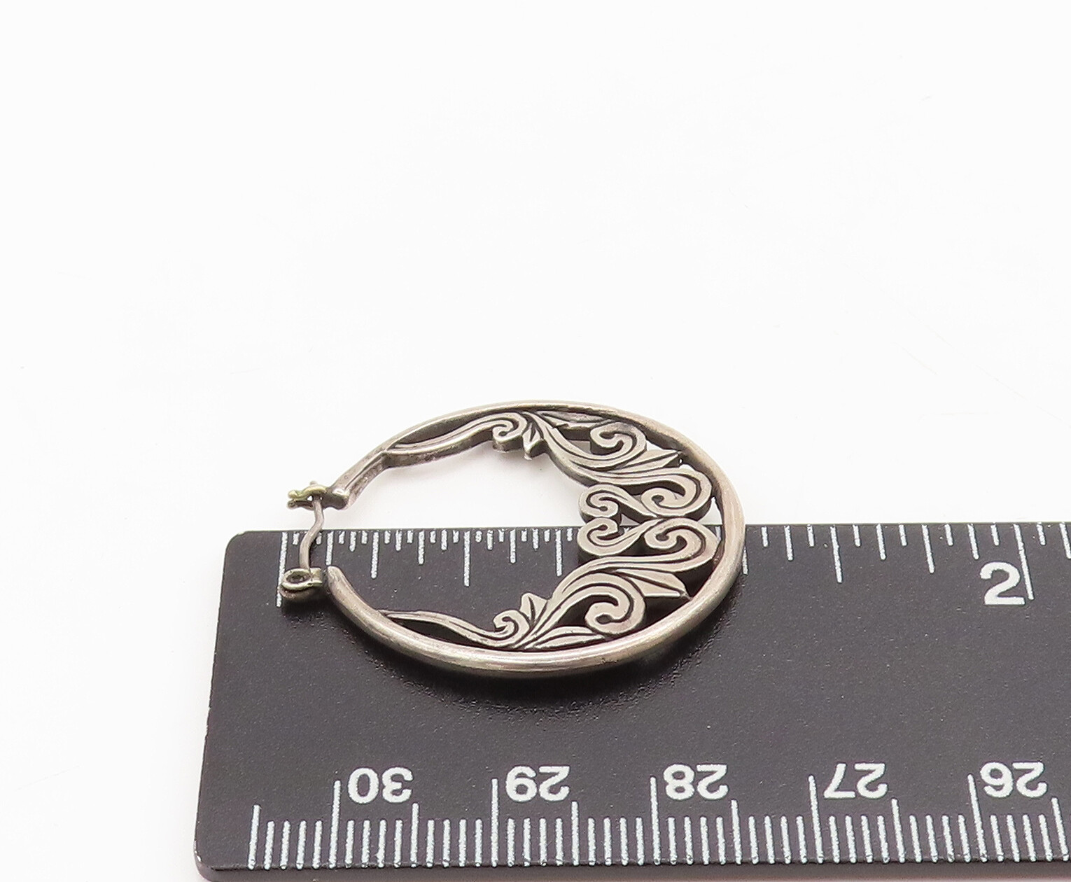 925 Sterling Silver Vintage Cutout Carved Swirly Heart Round Earrings EG12504