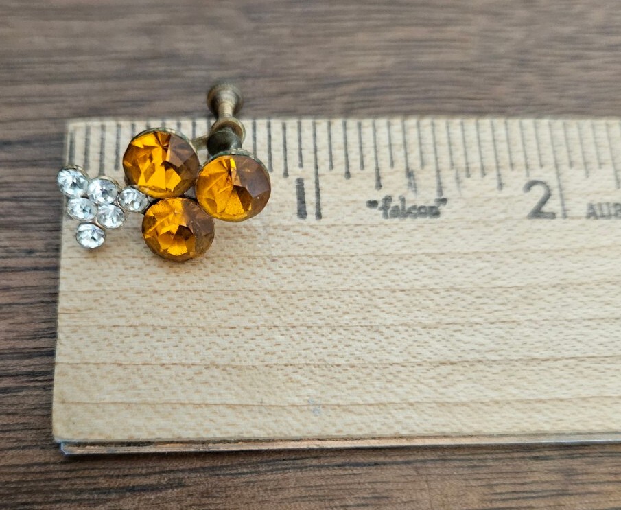 VTG Golden Rhinestone earrings with clear Glass rhinestone triangles screw back