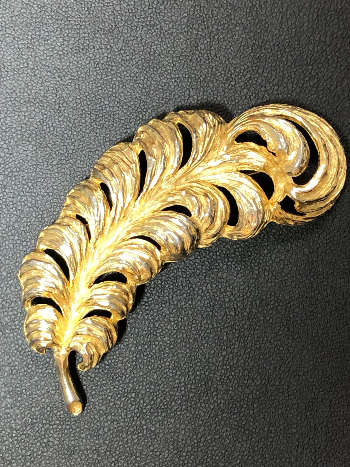 Massive Feather Gold Tone Brooch 6 1/2 cm