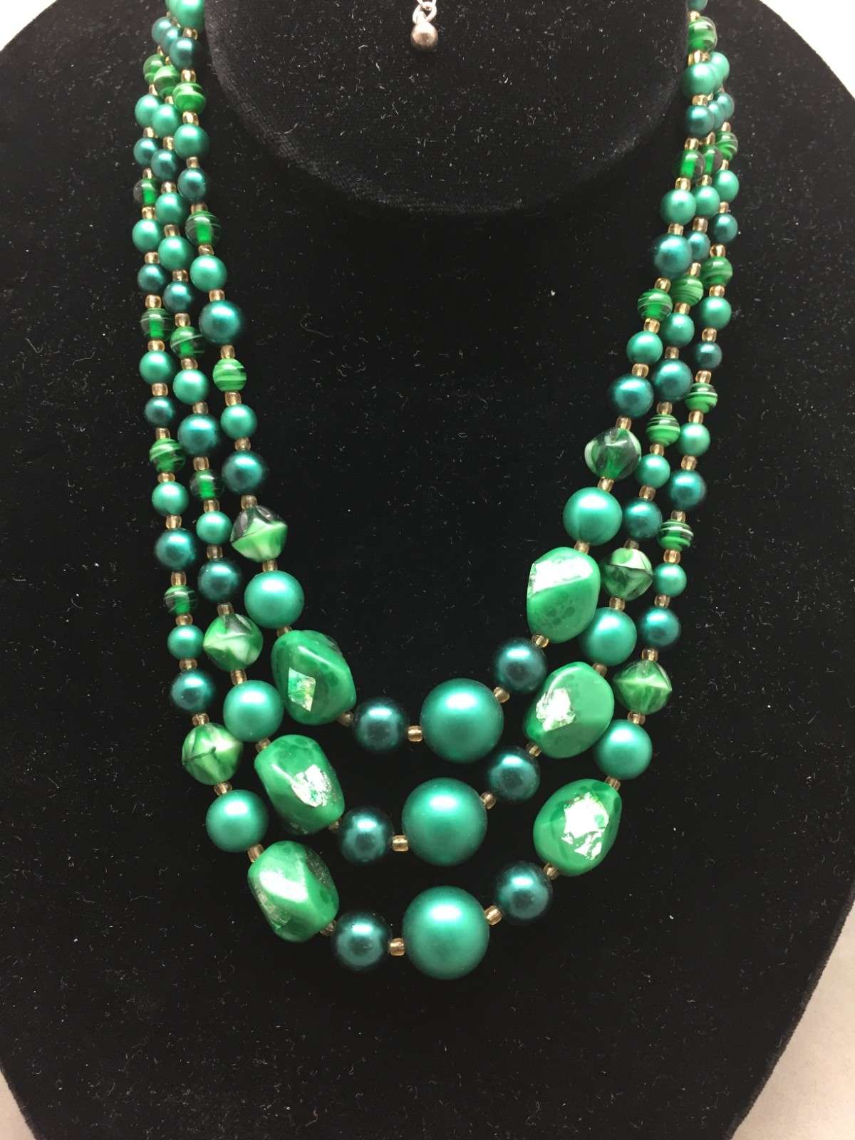 Vintage Multi-Strand Green Glass Bead Layered Necklace Japan 16″-18″ Foil Beads