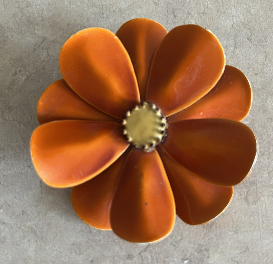 Vintage Orange Daisy Flower Vintage Metal Pin/Brooch