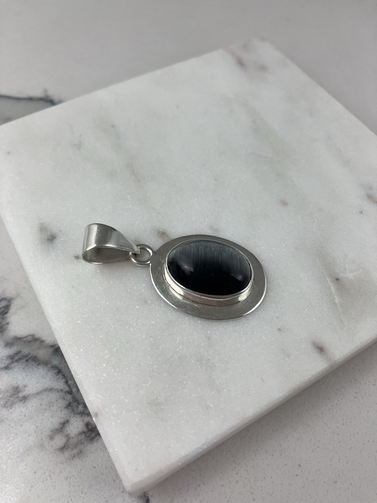 Vintage 925 Sterling Silver ATI Mexico Gray Cats Eye Glass Modernist Pendant