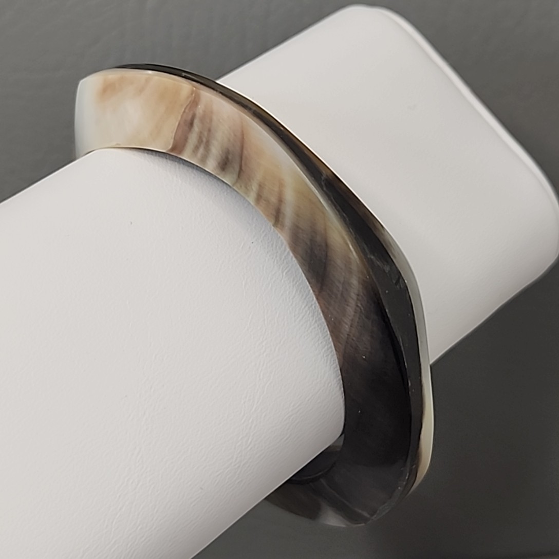 Vintage Mother of Pearl Bangle Bracelet Brown White Variation Asymmetrical 8.25″