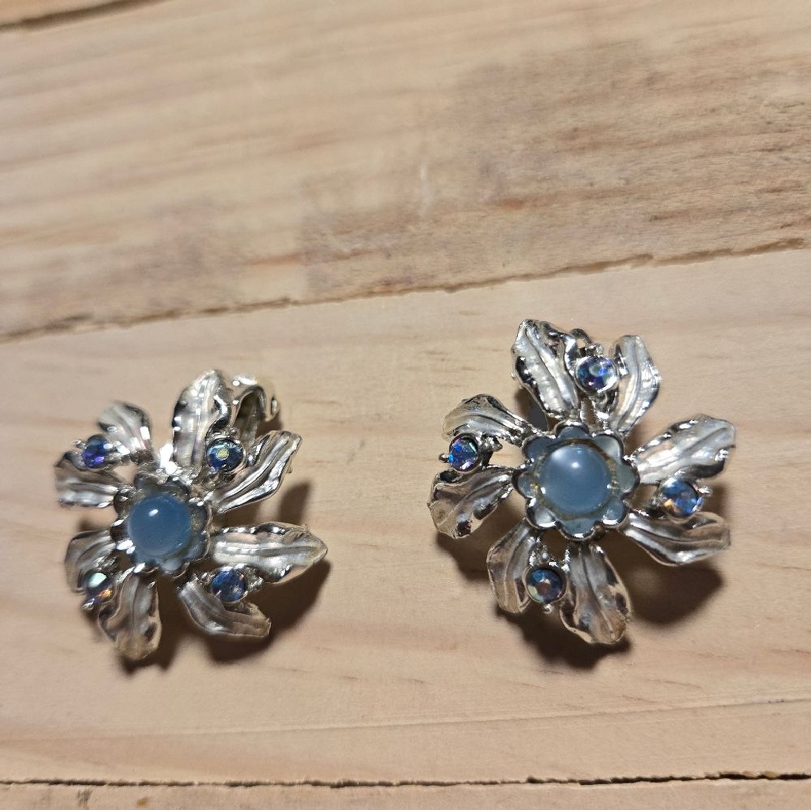 Judy Lee Moonglow Lucite Aurora Borealis Rhinestone Flower Vintage 1950 Earrings
