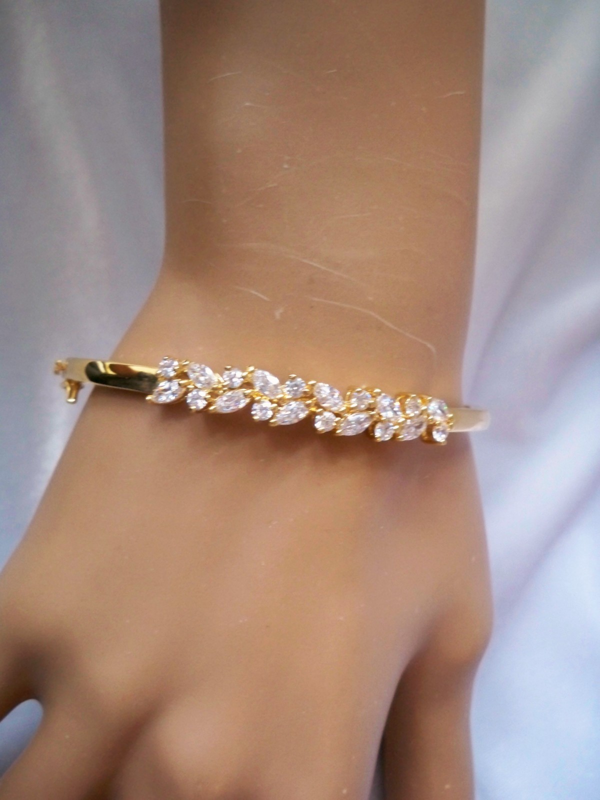 Vintage Open Back Crystal Stone Accents Polished Gold Tone Hinged Cuff Bracelet