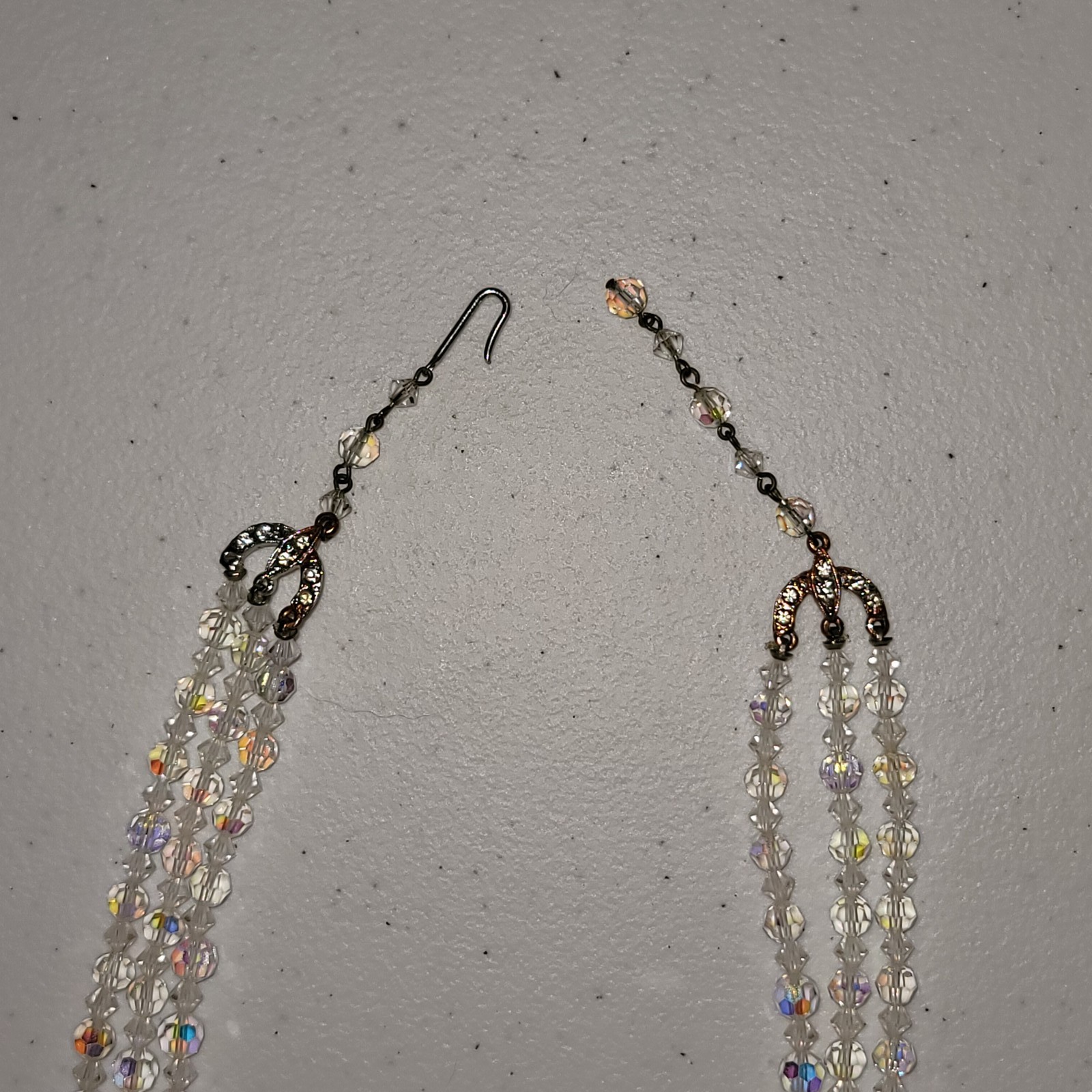 Vintage c1950s 18″ 3-Strand Aurora Borealis Iridescent Graduated Bead Necklace