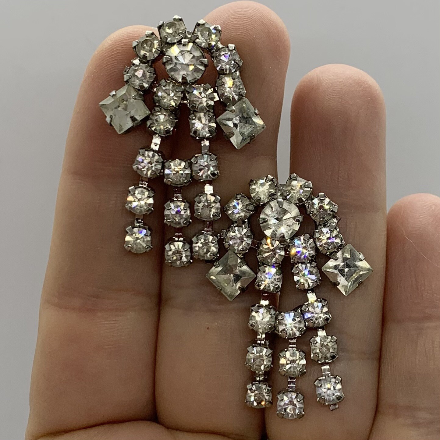 Vtg Art Deco Clear Glass Rhinestone Dangle Fringe Silver Earrings Screw 1.5”