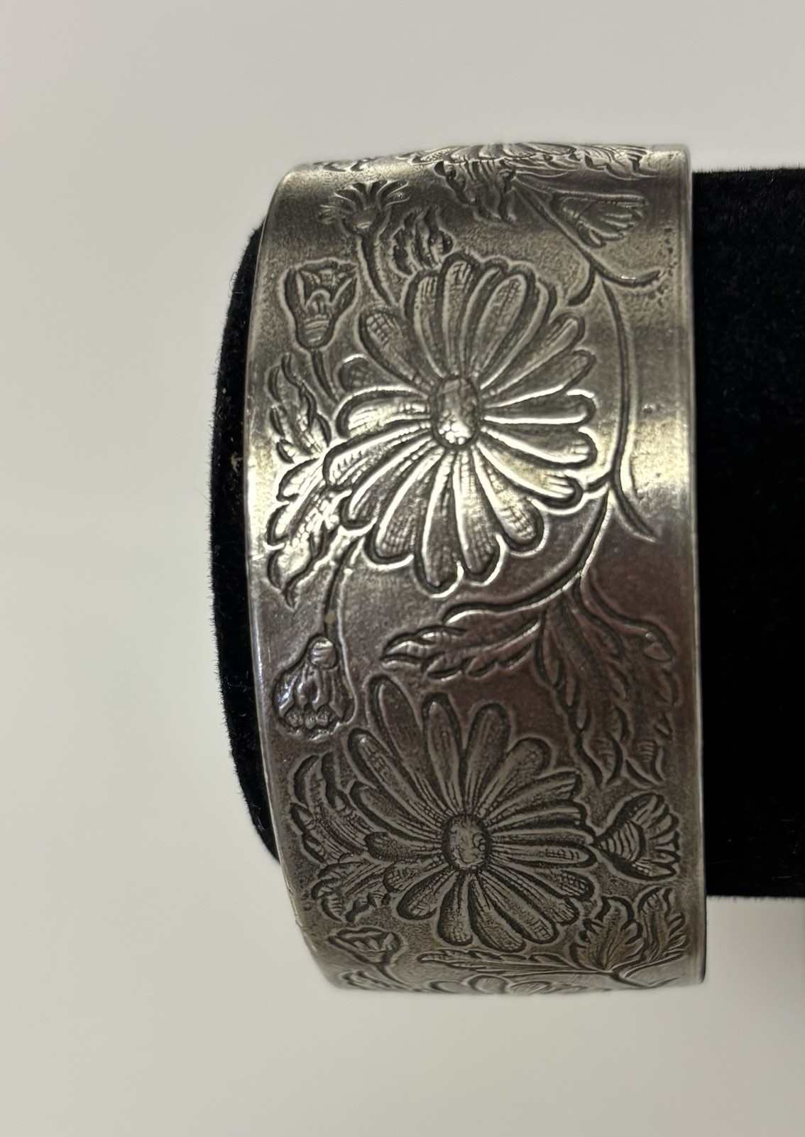 VTG Salisbury Pewter Cuff September Bracelet Flower Floral Engraved Hippie Boho