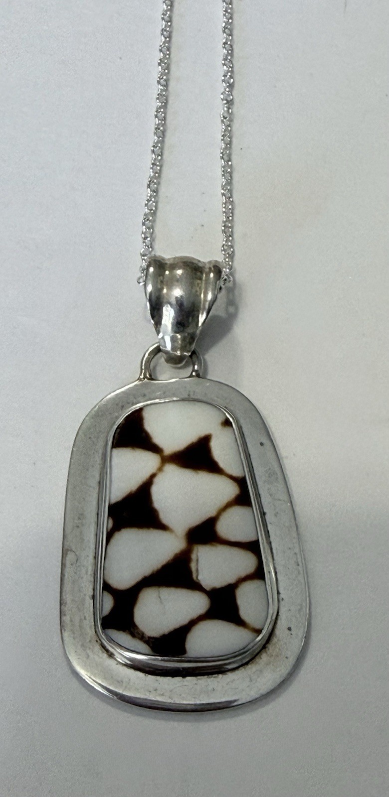 925 Sterling Silver Spotted Shell Artisan Pendant Necklace 18″, 16g