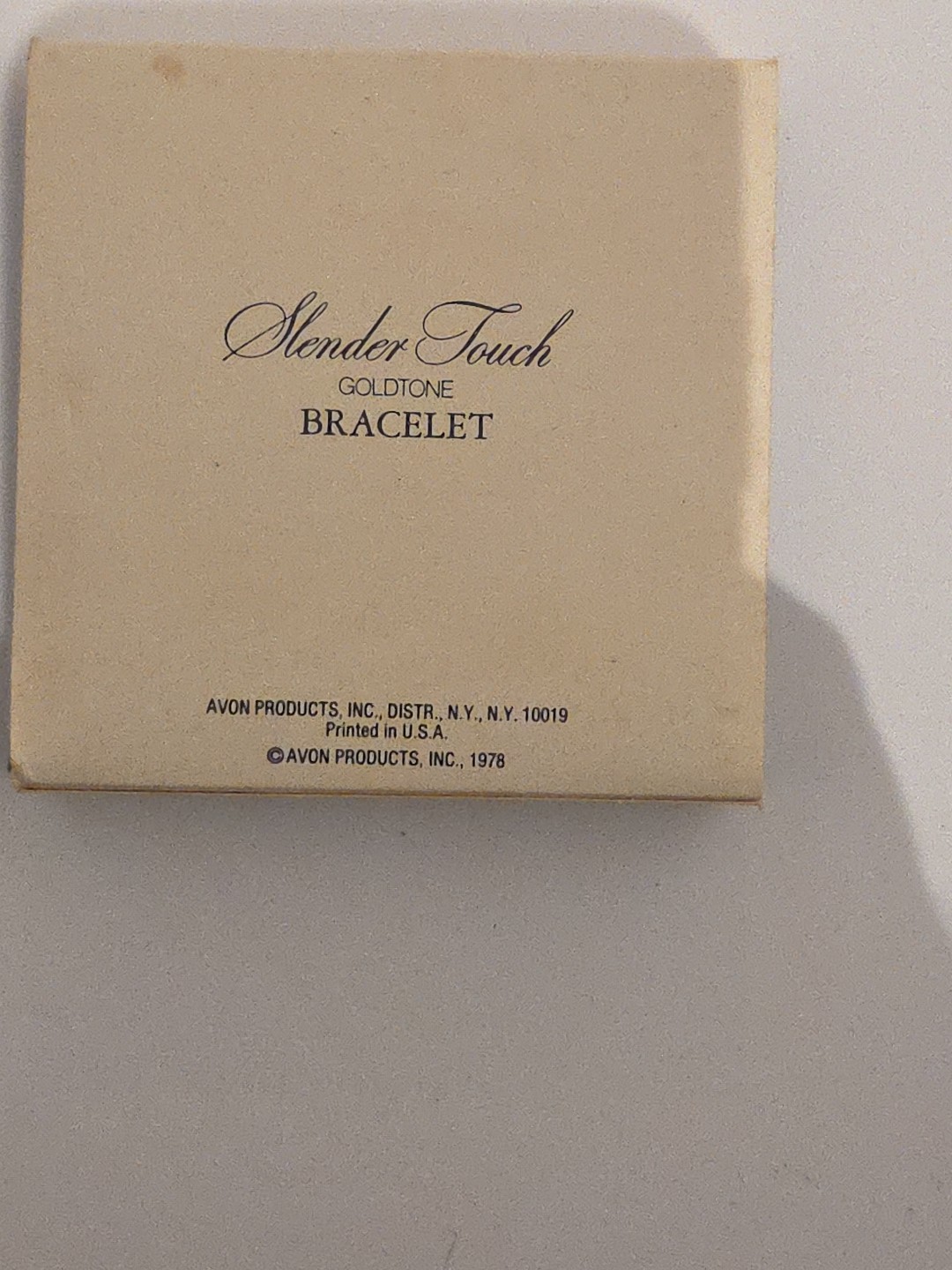 1978 Avon Slender Touch Goldtone Bracelet Size Small With Box