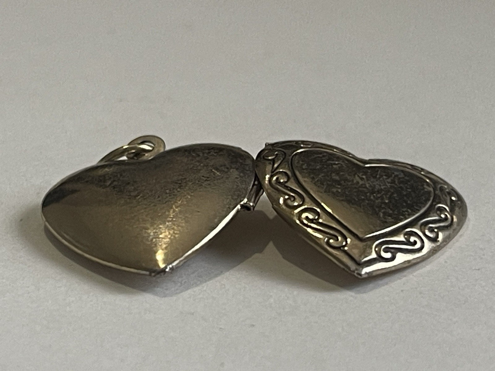 1950’s Vines Heart Picture Locket Pendant Silver Gold Tone Victorian Revival