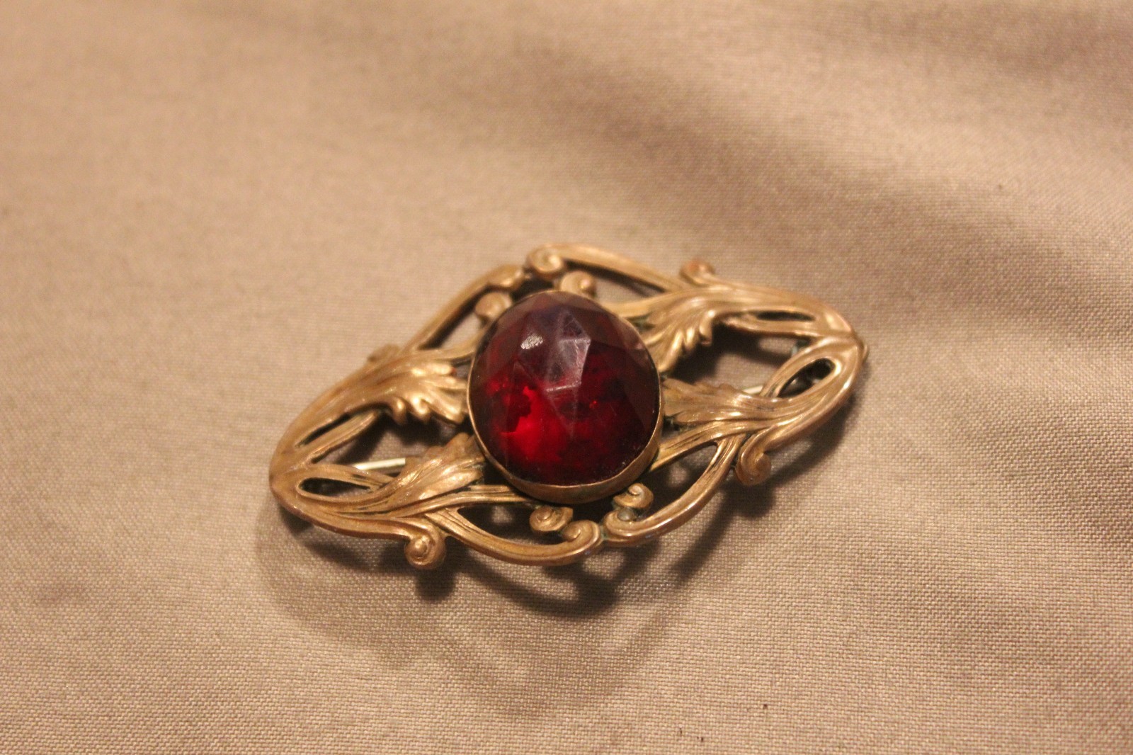 m Original Vintage Costume Jewelry Gold Colored Metal Pin With Red Gem