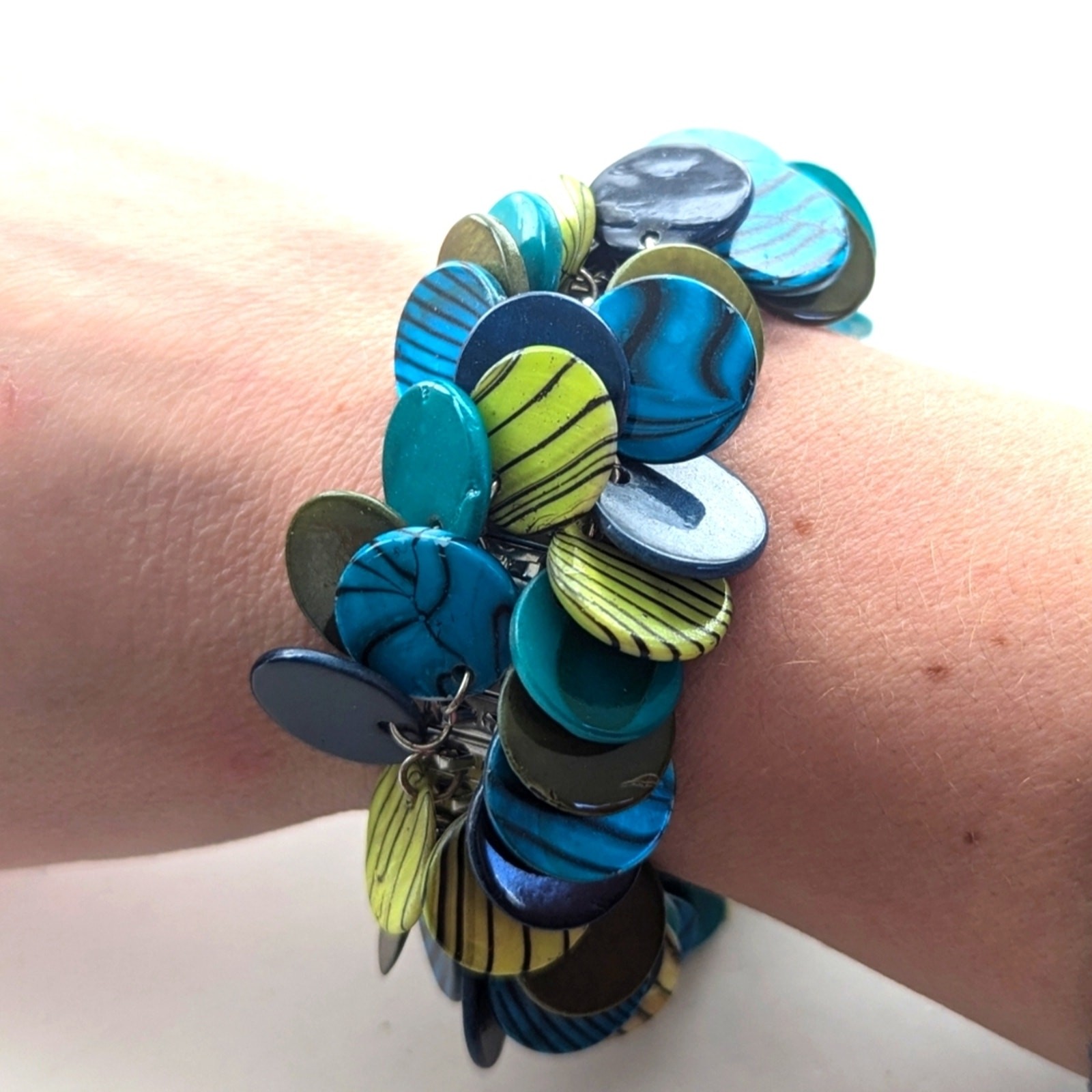 Vintage Iridescent Blue Green Disc Beaded Cha-Cha Expansion Stretch Bracelet
