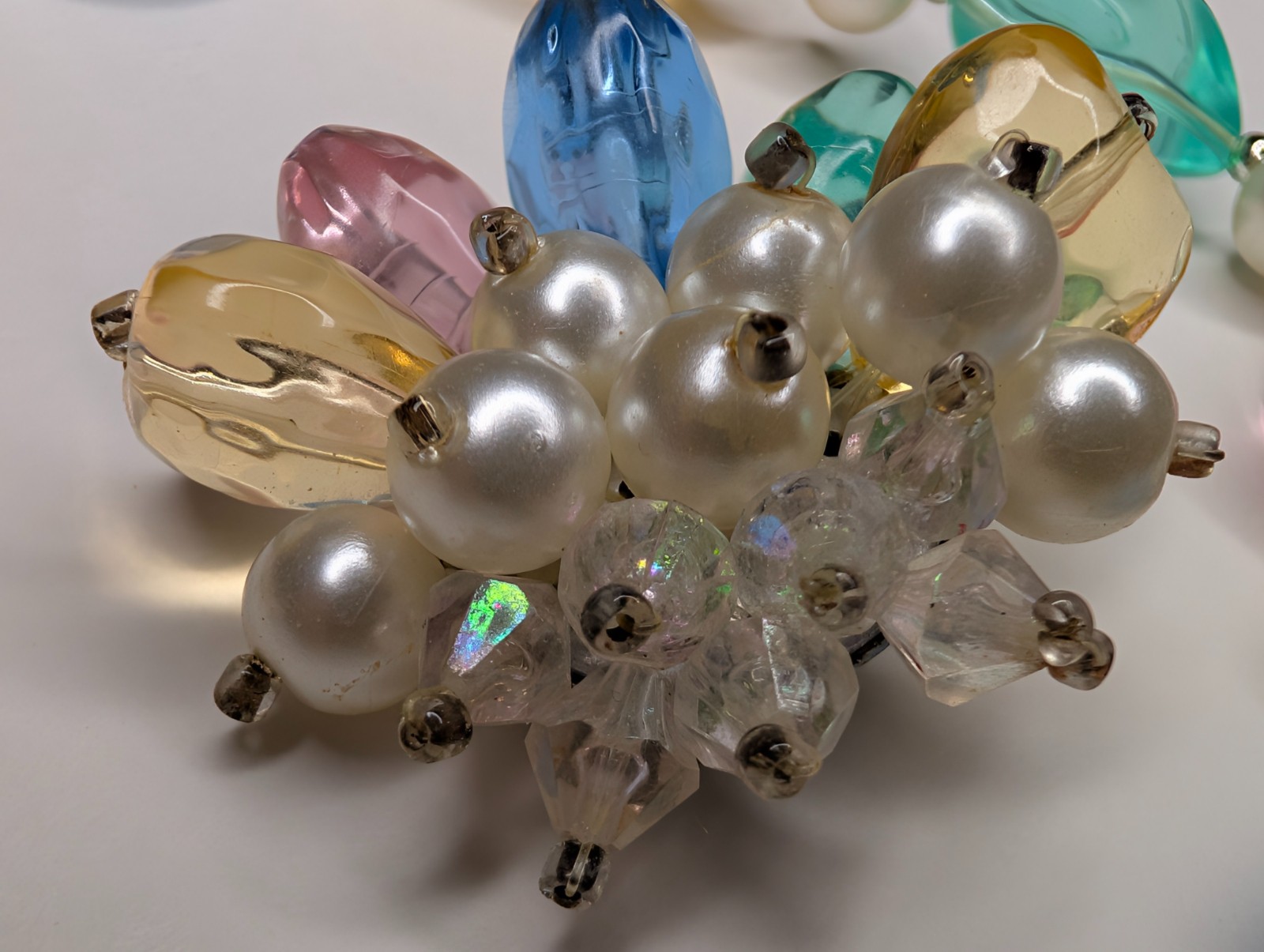 Vtg Multi-Color Pastel Lucite Necklace Earring Set Faux Pearl Mid-Century