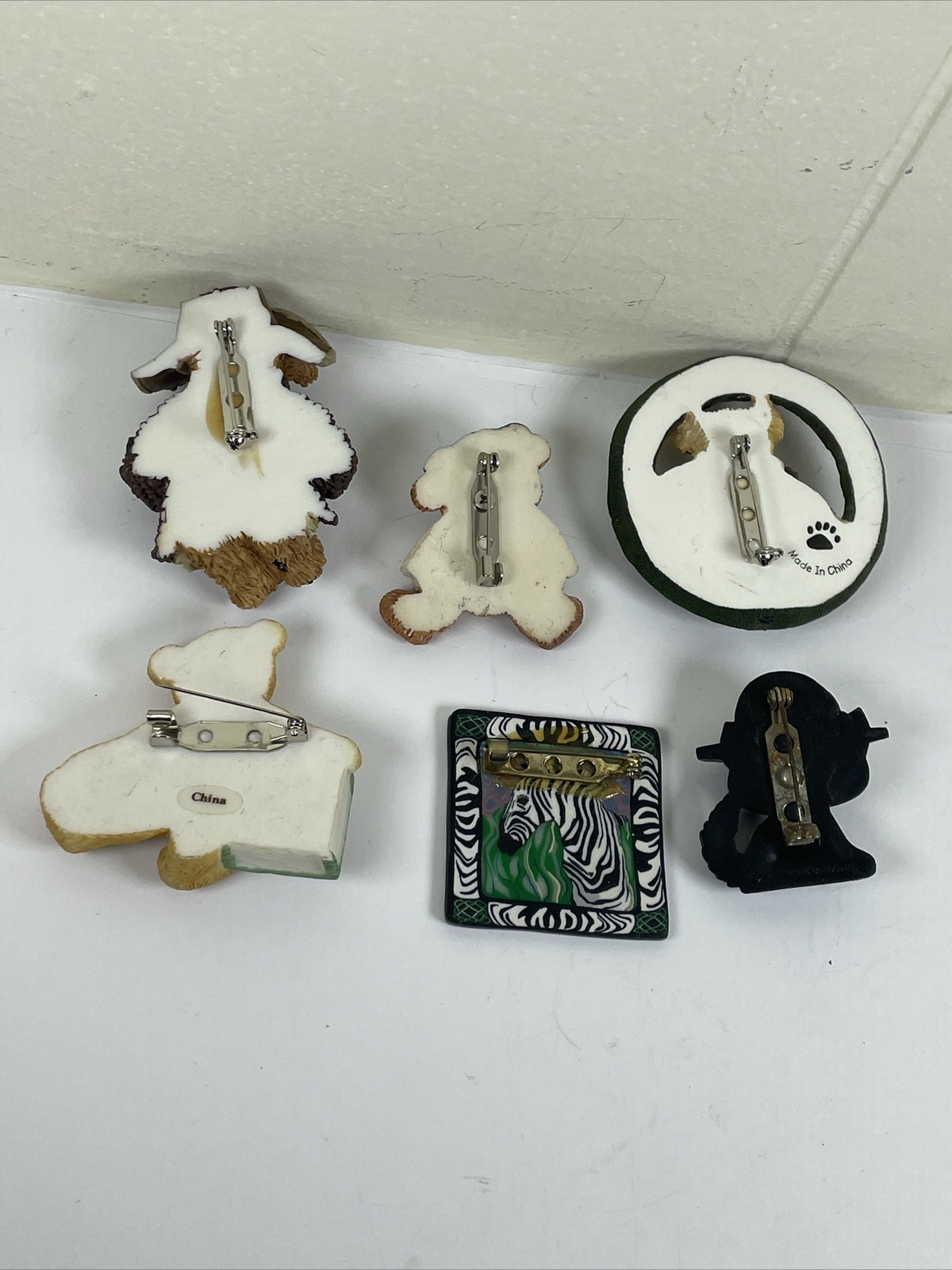 Lot of Brooches/Pins Resin Metal Vintage Assorted Shapes & Colors Bears Cat Zebr