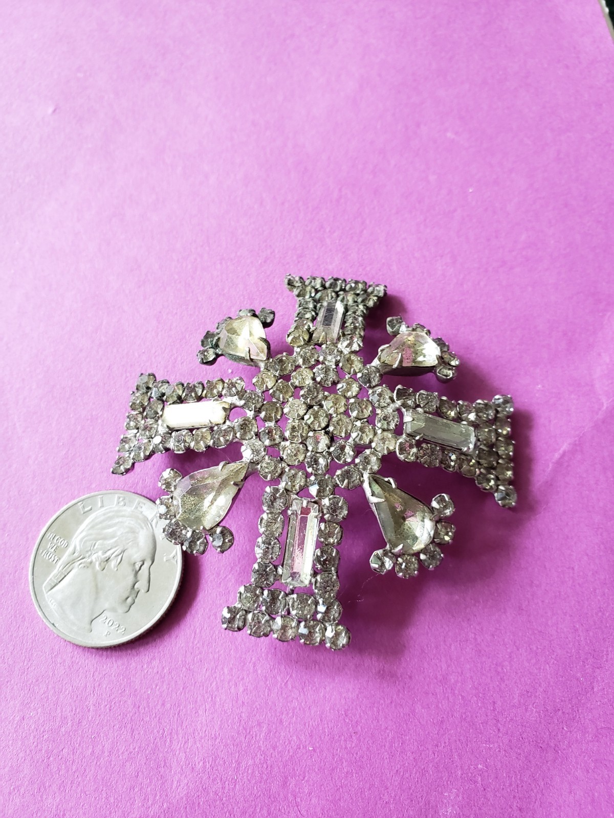 VTG GARNE New York Maltese Cross Prong Set Clear Rhinestone 2.5″ Pot Metal FAB**