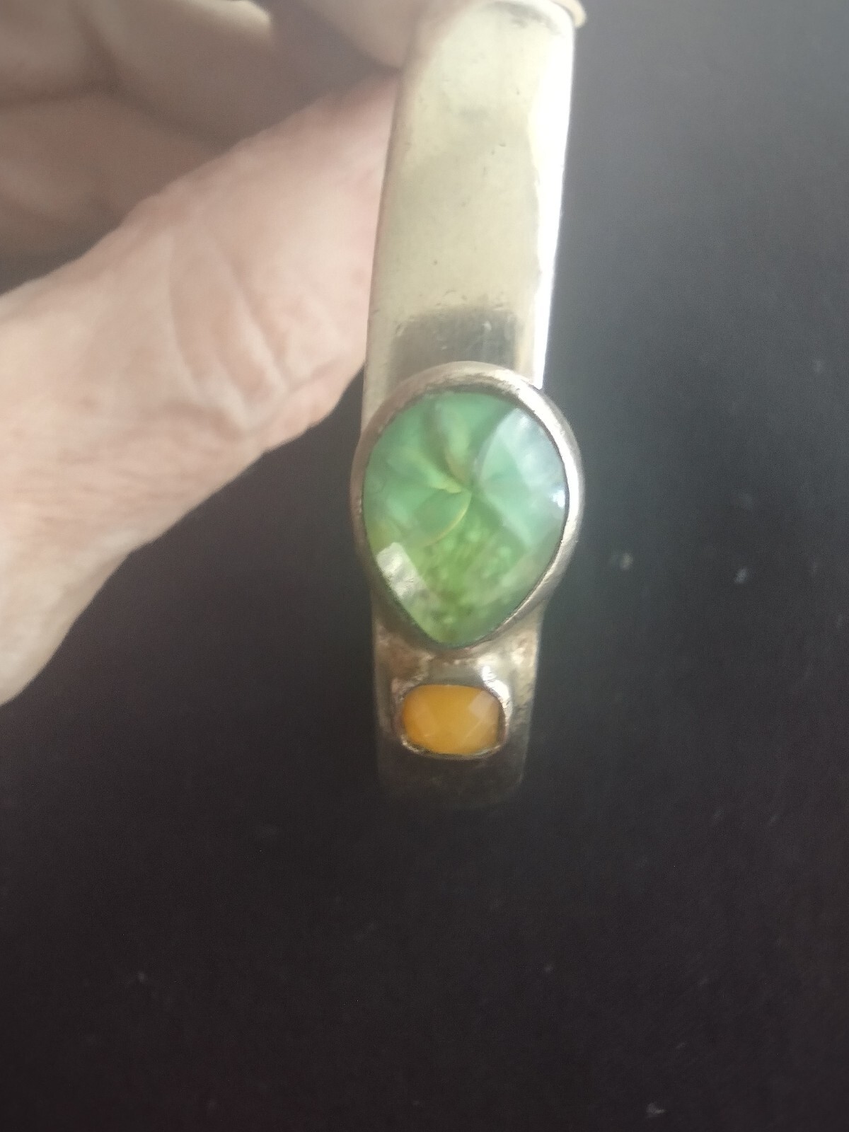 Sterling Silver Vintage Hindged Bracelet. 64 grams