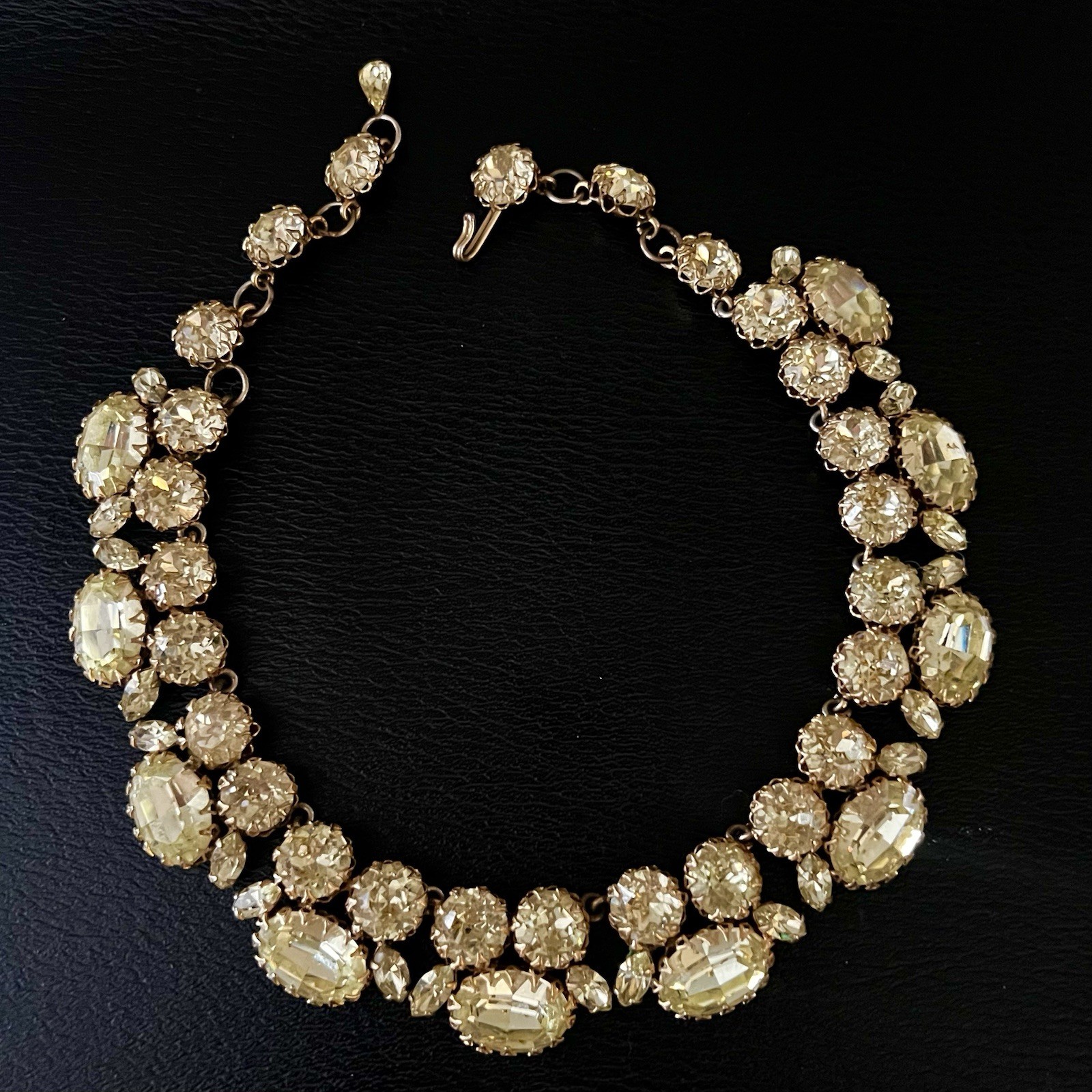 Vintage Schreiner Bright Yellow Foiled Crystals Rhinestone Collar Necklace