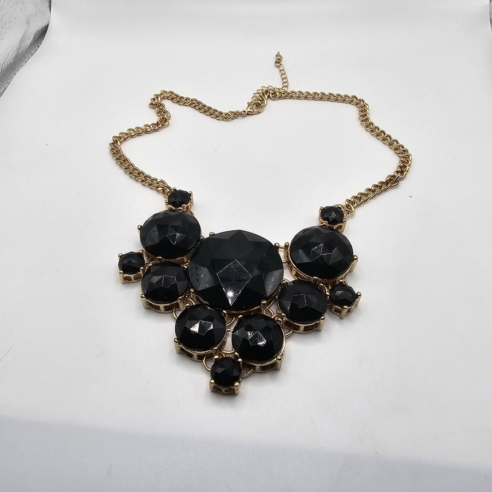 black and gold statement necklace vintage 16″ w 3″ extender