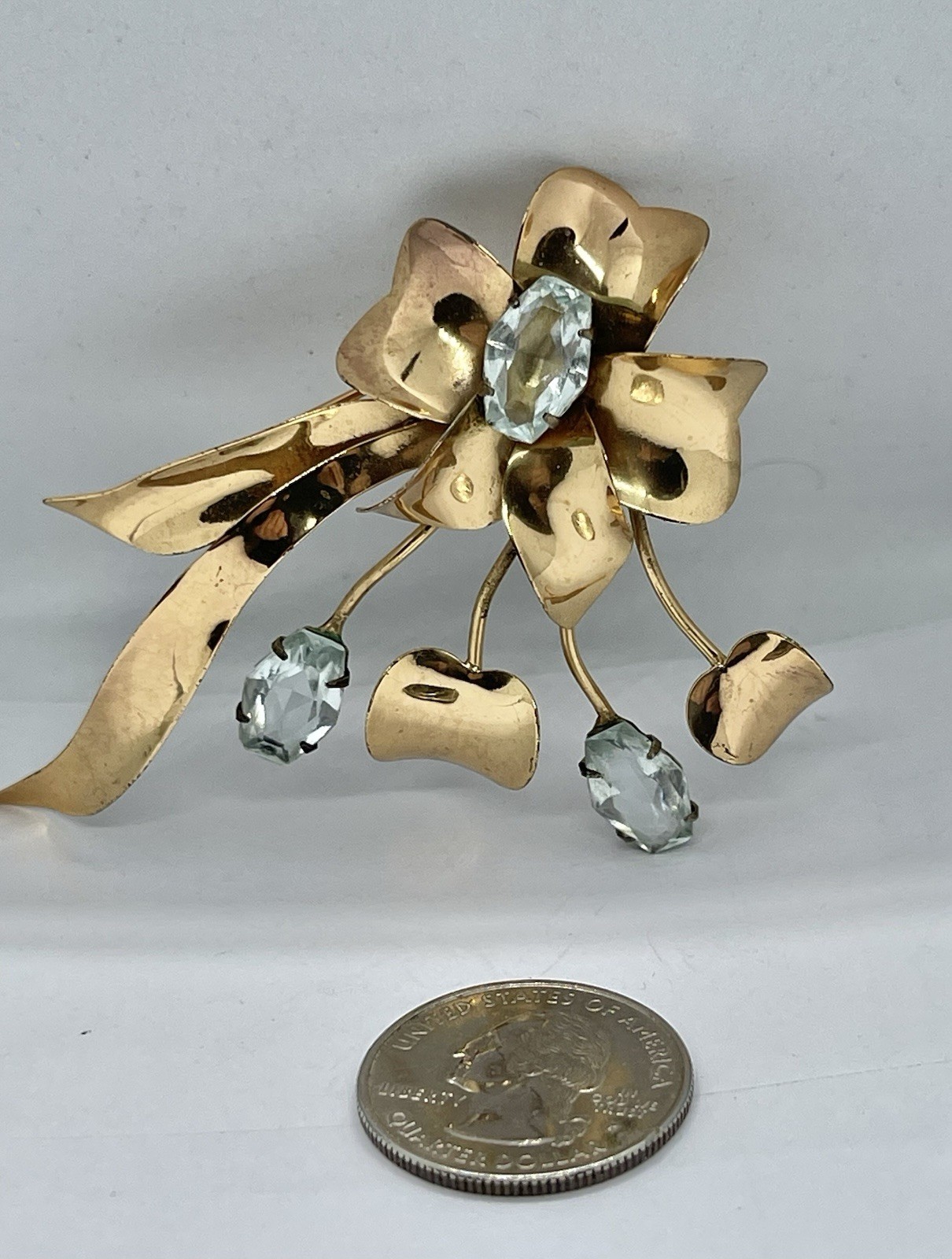 Vintage Retro JORDAN Pale Blue Lozenge Shape Art Glass Sterling Flower Brooch