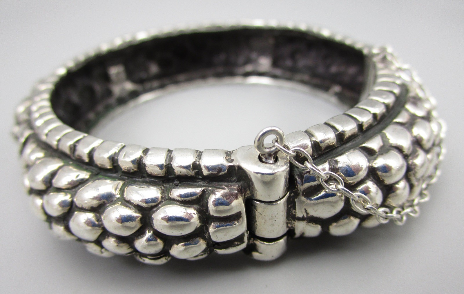 UNUSUAL DIAN MALOUF STERLING SILVER HINGED BANGLE BRACELET 67 GRAMS