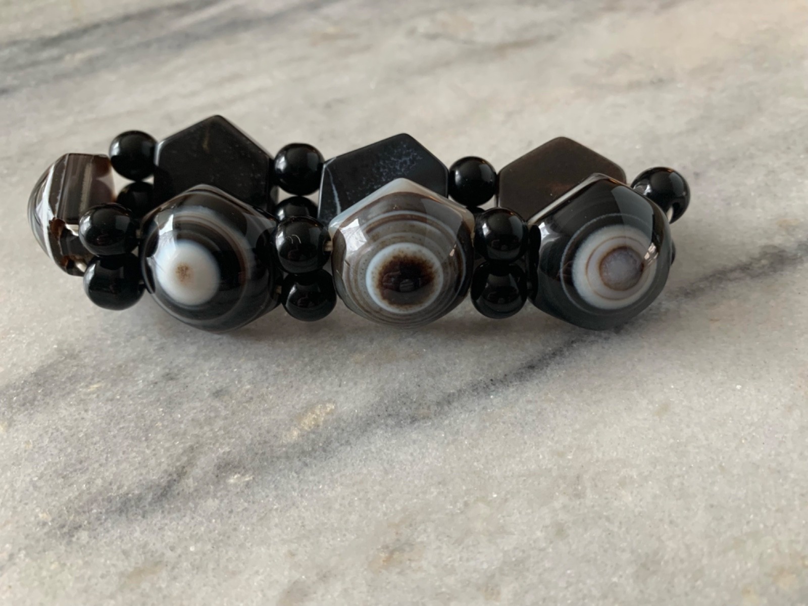Sardonyx Eye Hexagon and Black Onyx beads 0.5”W, 2.25″ dia Bracelet6