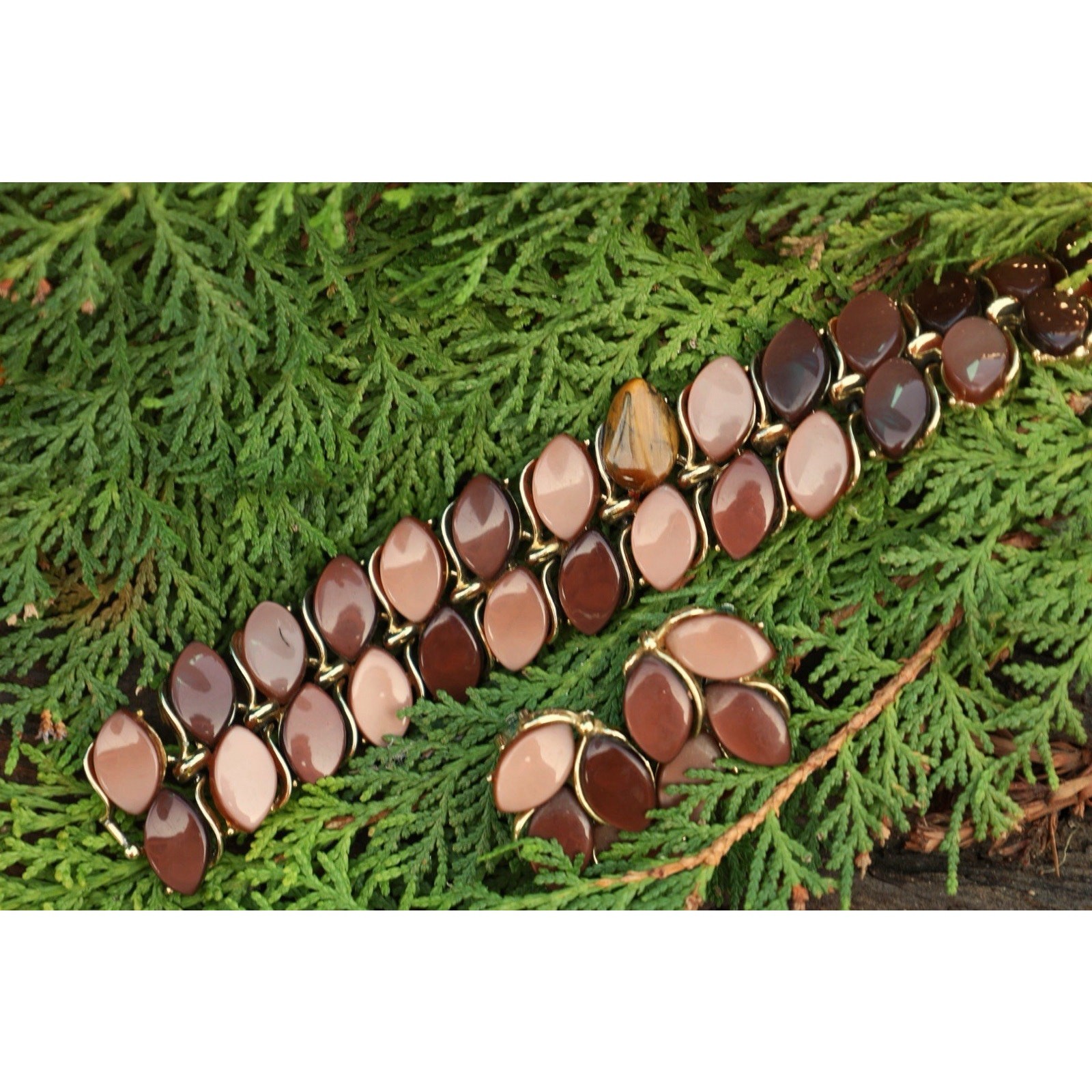 Lisner Thermoset Bracelet Earrings Set Brown Caramel Gold Tone Vintage 1950s