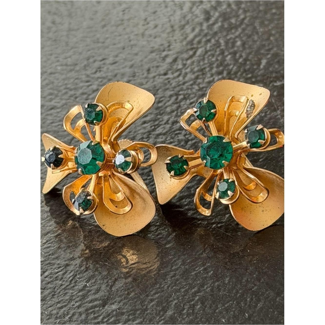 Vintage Floral Spray Bouquet Emerald Green Rhinestone Bouquet Clip On Earrings