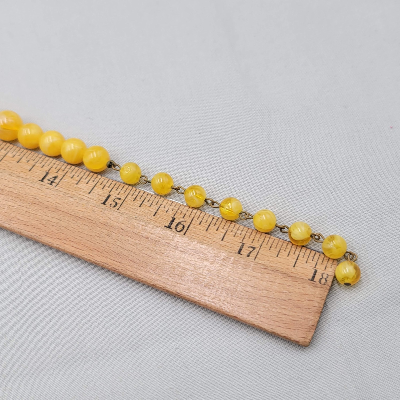 Vintage Marbled Yellow Bead Necklace Pin-Up Retro Costume 15″-18″