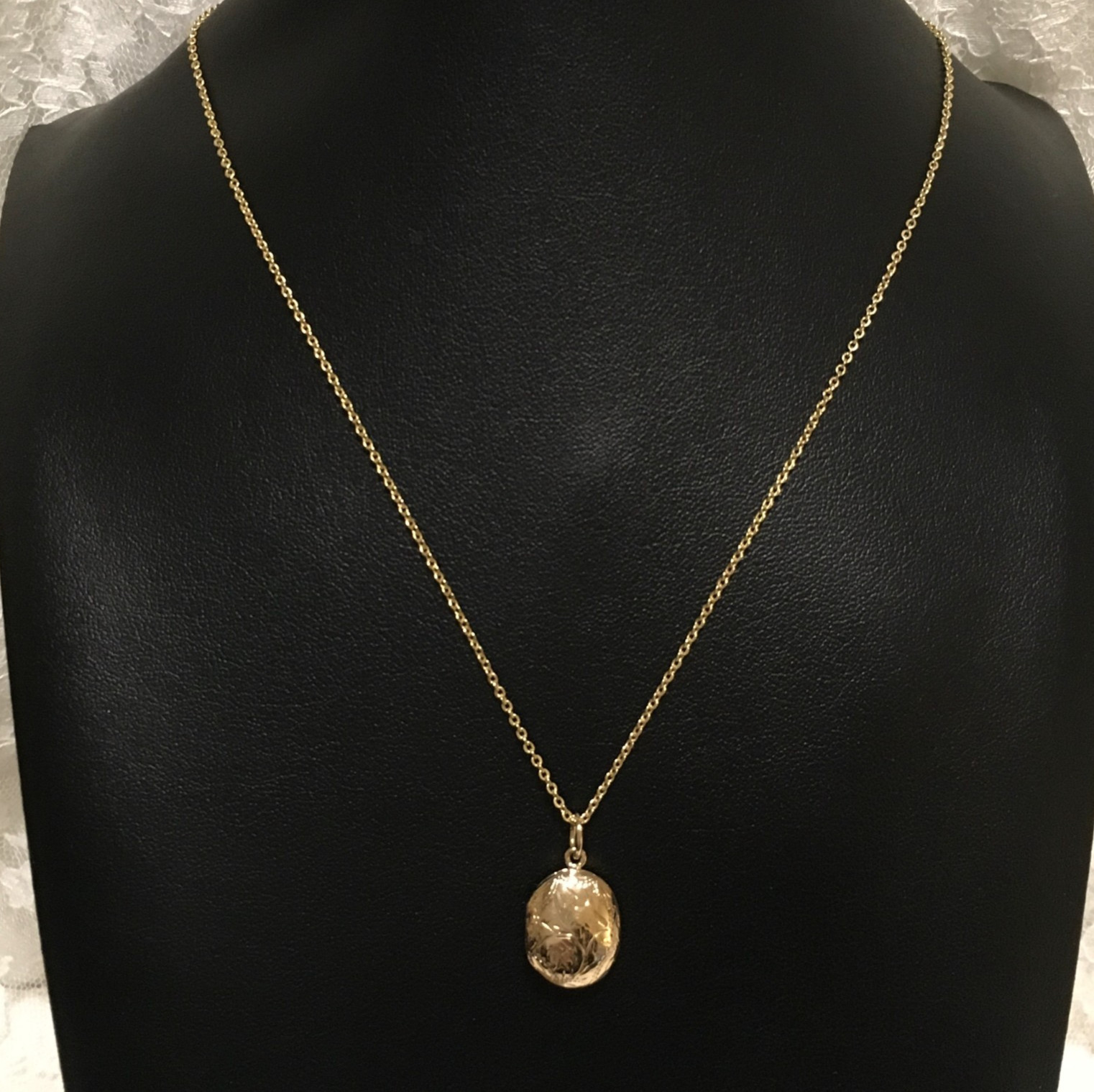 Vintage Locket Pendant Neckla Engraved Flower Oval Gold Tone Sterling Silver 925