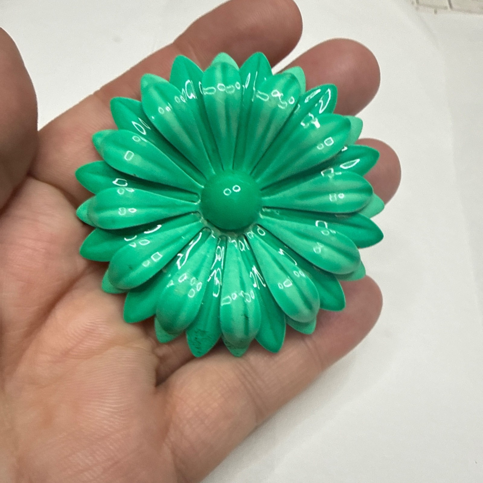Vintage Green Enamel Flower Brooch Daisy Retro Mid Century Costume Jewelry Pin