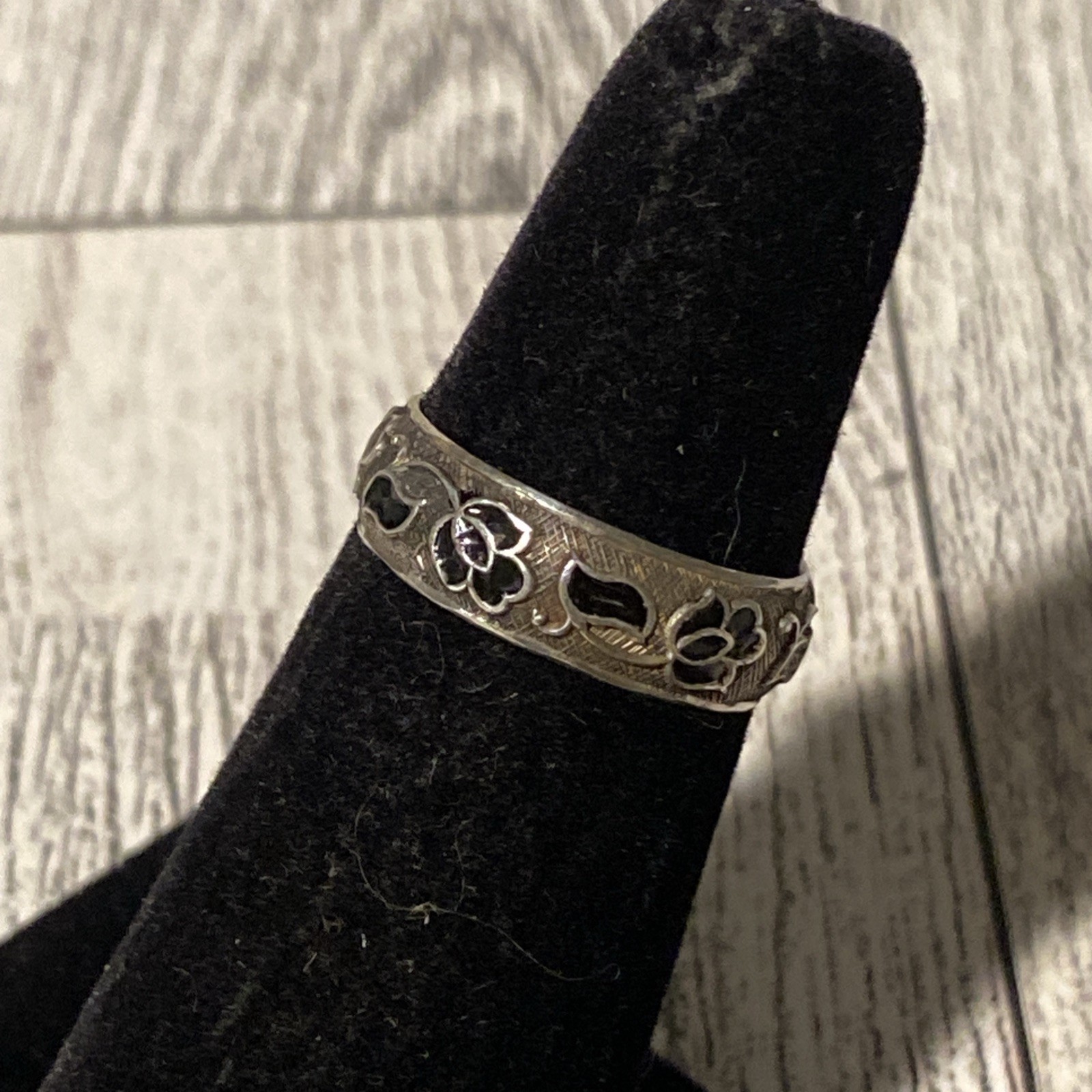 Vintage Art Nouveau Sterling Floral Scroll Leaf Textured Enamel Band Ring Size 6