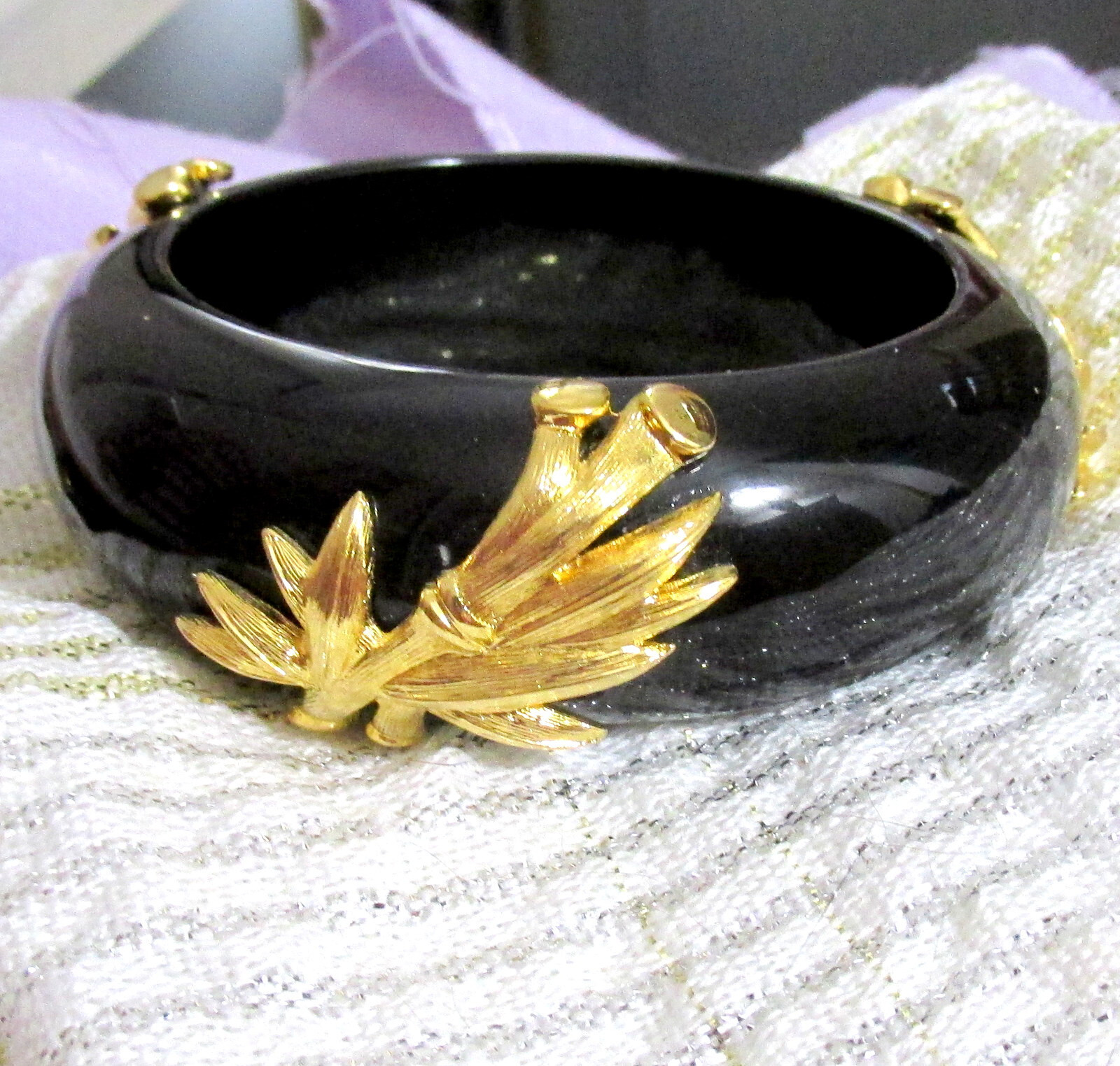 VTG RARE RUNWAY MONET BLACK LUCITE GILT BAMBOO LEAF SOLID WIDE BRACELET BANGLE