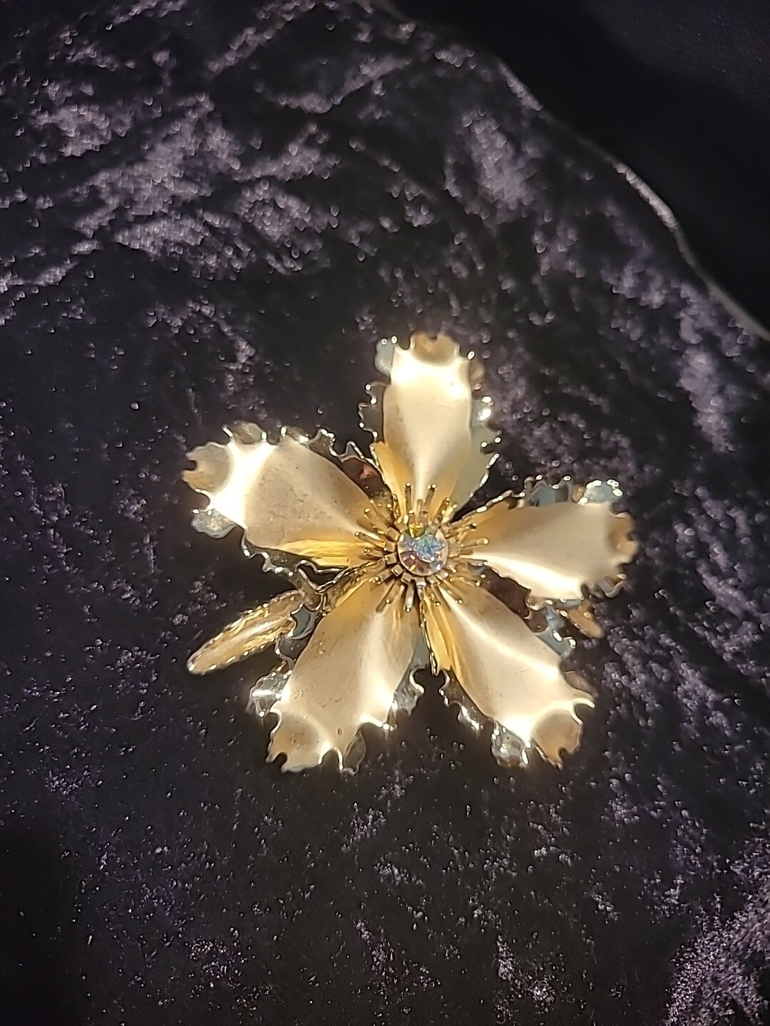 Vintage Womens Brooch Pin Ruffled Flower Jewelry Costume