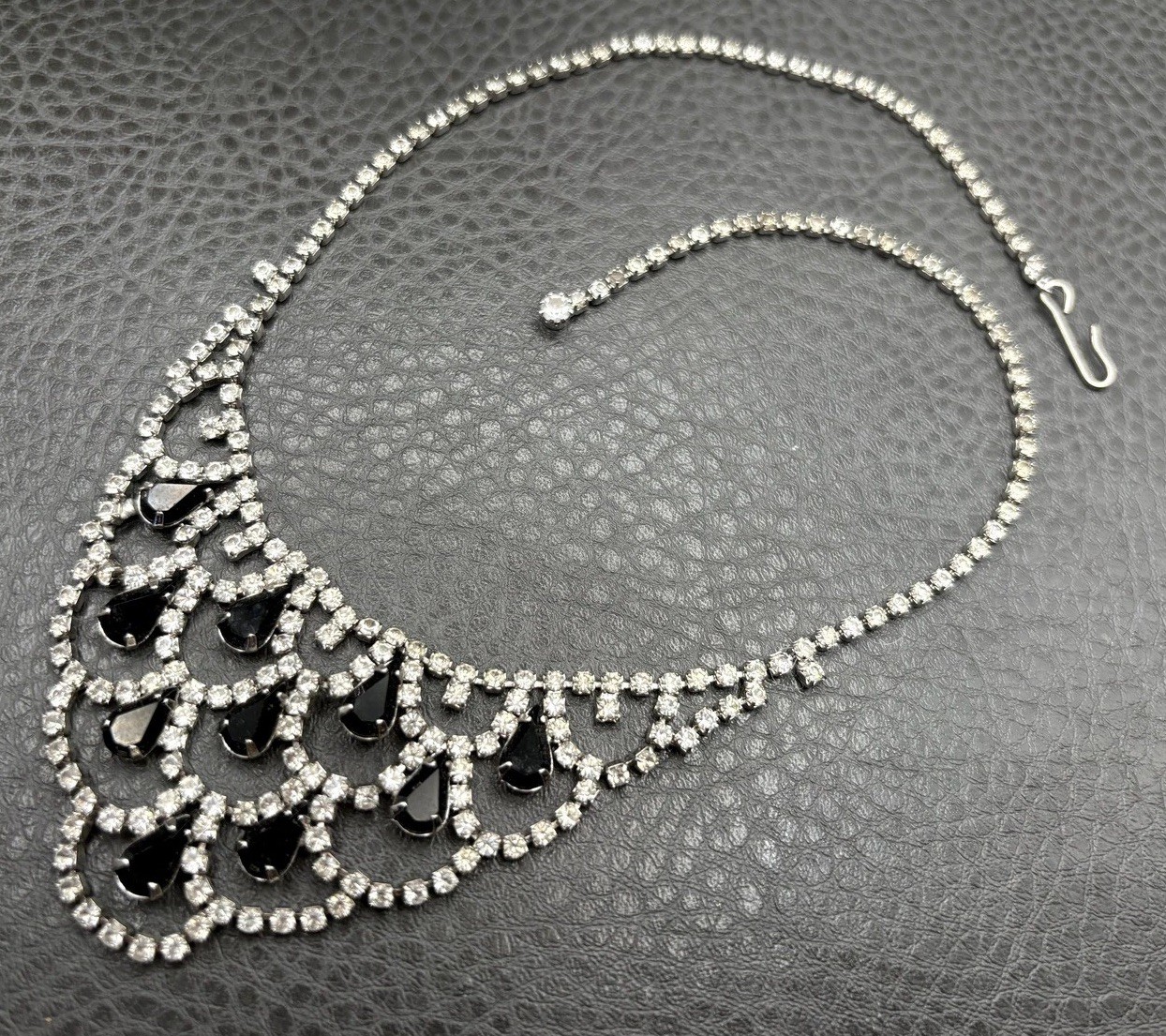 Vintage Rhinestone Crystal Black Clear Statement Necklace Silver Tone Bib READ