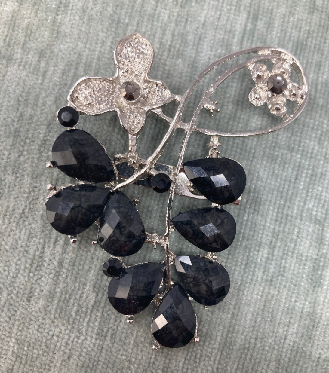 Floral Vine Brooch Silver Tone Black Faceted Teardrop Stones Rhinestone