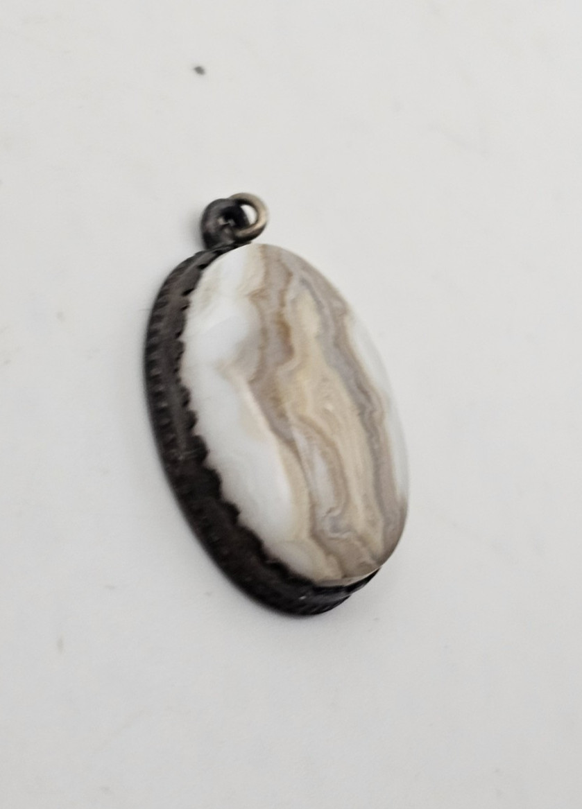 VINTAGE STERLING PENDANT WHITE & BROWN STONE OVAL ESTATE JEWELRY COLLECTIBLE