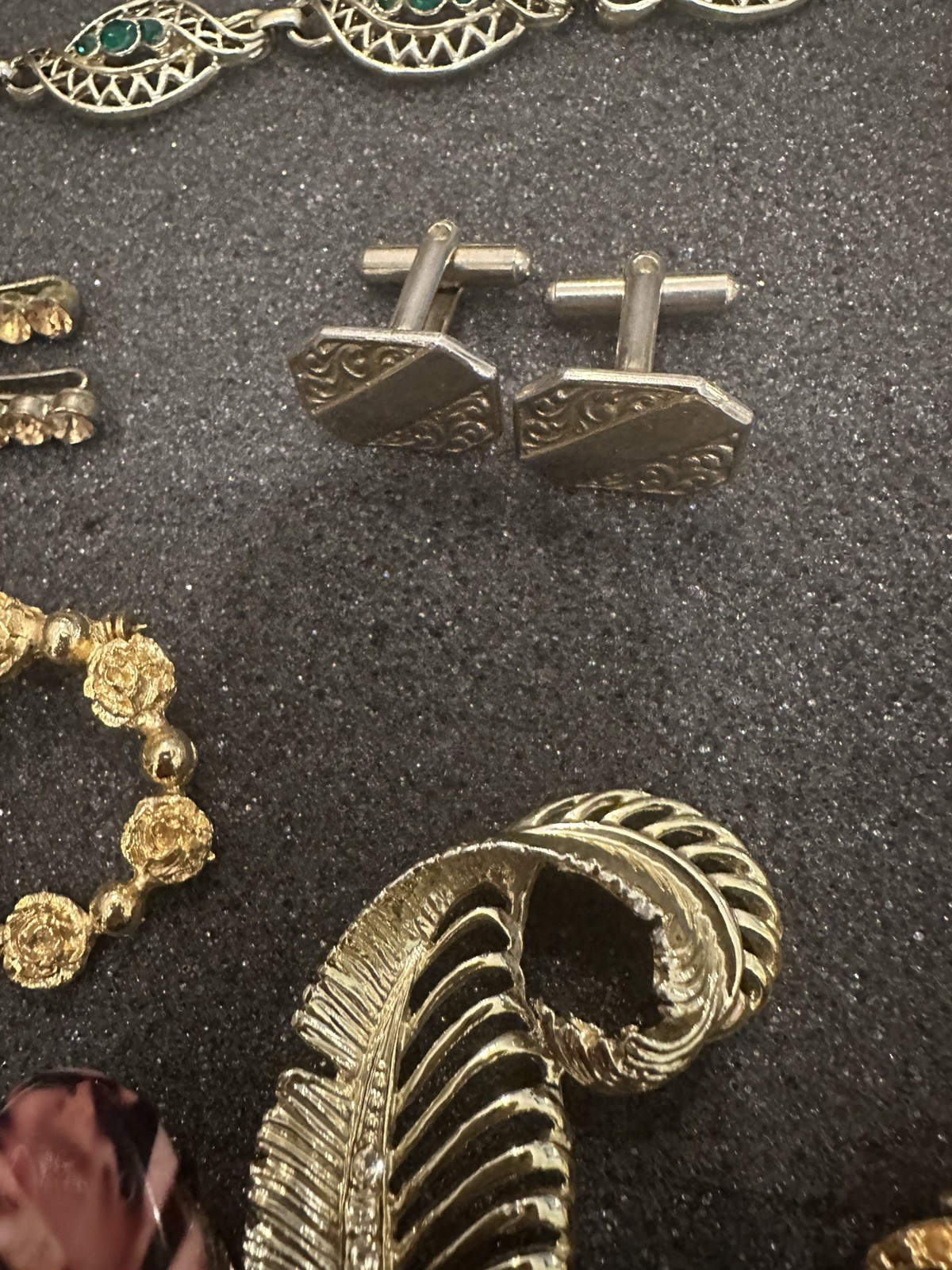 Vintage Estate Costume Jewelry Lot! Brooches and more!