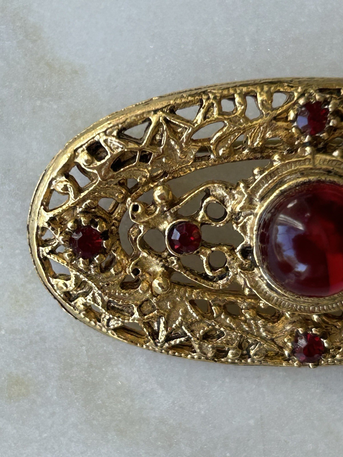 Vintage Victorian Revival Red Cabochon Rhinestone Gold Tone Filigree Brooch Pin